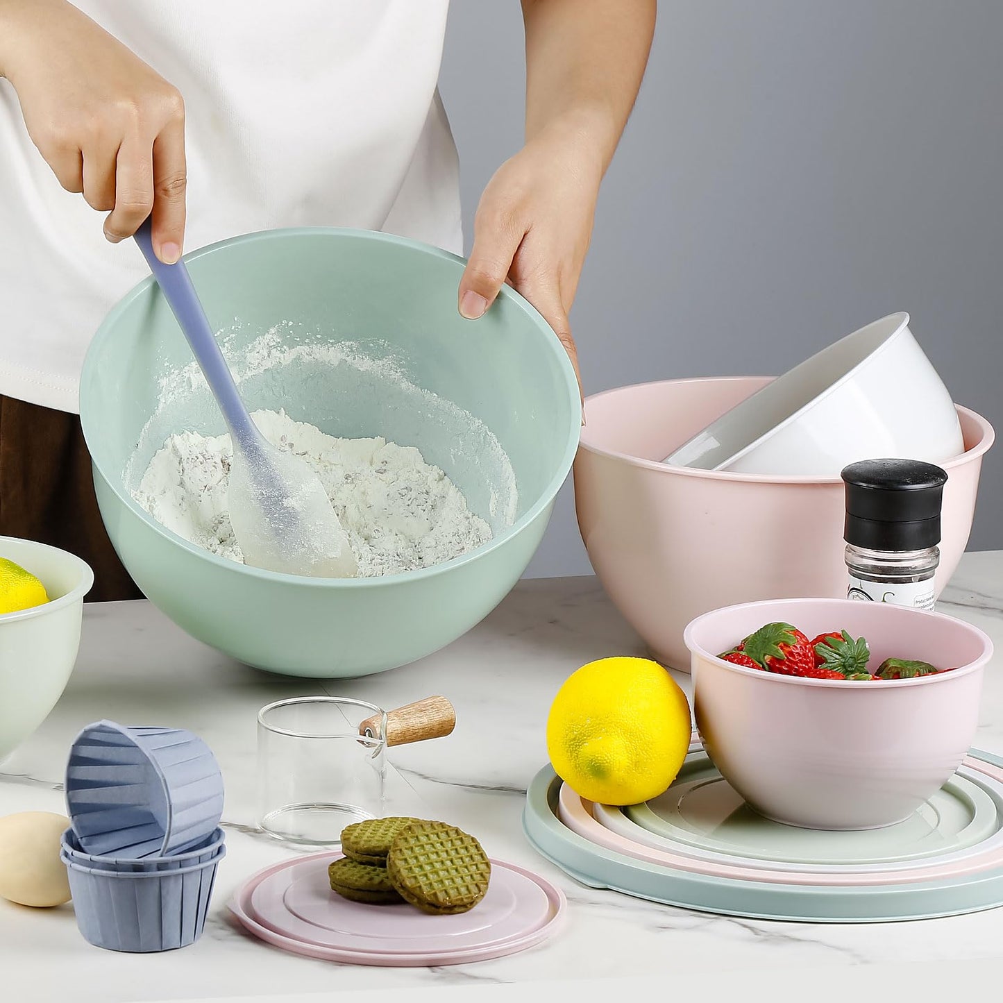 Greentainer Plastic Mixing Bowl Set with Lids for Kitchen, Nesting Storage Bowls for Baking, Prepping,Cooking and Serving Food, Dishwasher, Microwave Safe,Great for Mixing & Serving (5pcs Pink)