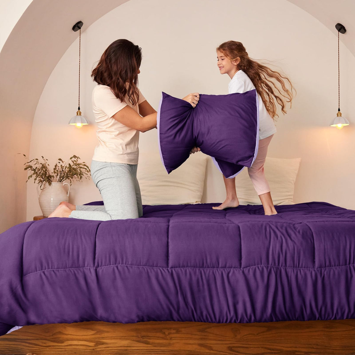 Exclusivo Mezcla Lightweight Reversible Queen Size Comforter Set, Down Alternative Comforter with 2 Pillow Sham, Queen Size Bedding Set for All Seasons, Deep Purple/Lilac