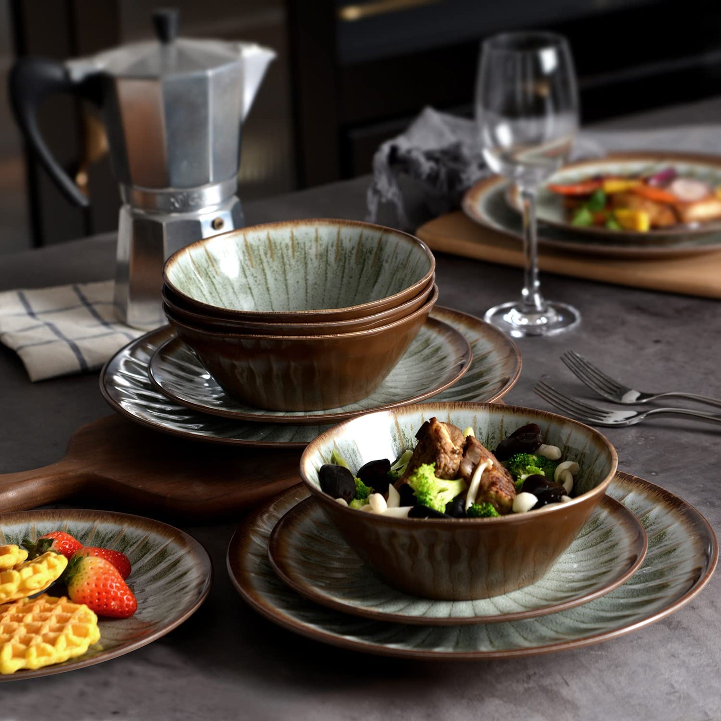Gufaith 12 Pcs Melamine Dinnerware Sets, Melamine Plates, Plates and Bowls Sets, Camping Dishes Set for 4, Unbreakable, BPA Free, Dishwasher Safe(Classic Green)