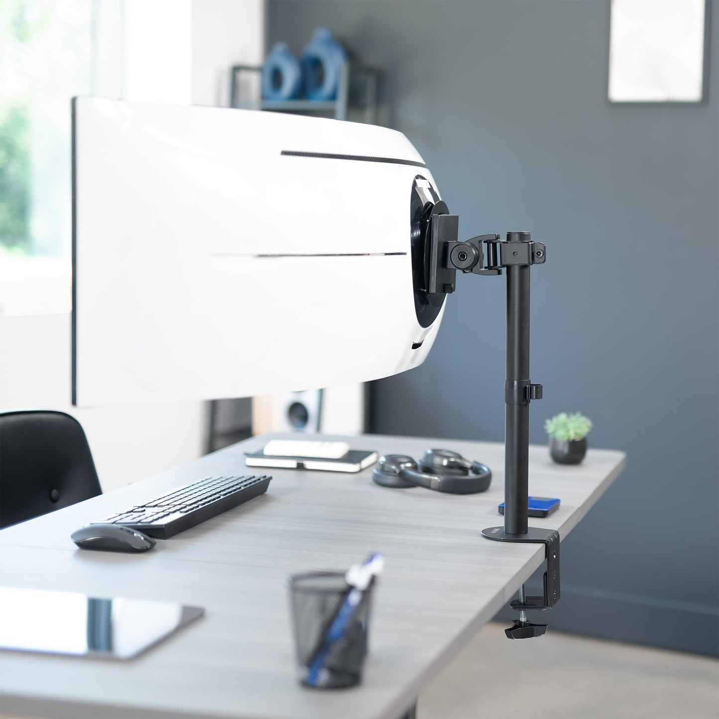 VIVO Clamp-on Single Ultra Wide Monitor Desk Mount, Low Profile Heavy Duty Adjustable Stand for 1 Ultrawide Screen up to 49 inches, 20kg Capacity, Black, STAND-V100C