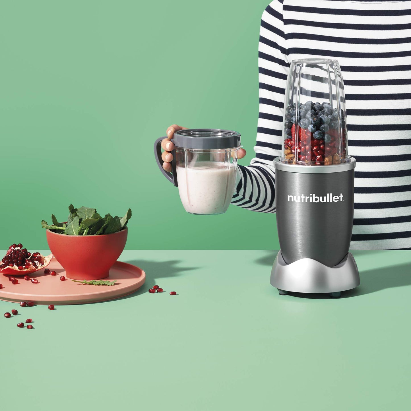 NutriBullet 600 Superfood Nutrition Extractor, Blender & Mixer System (8-Piece Set), Silver