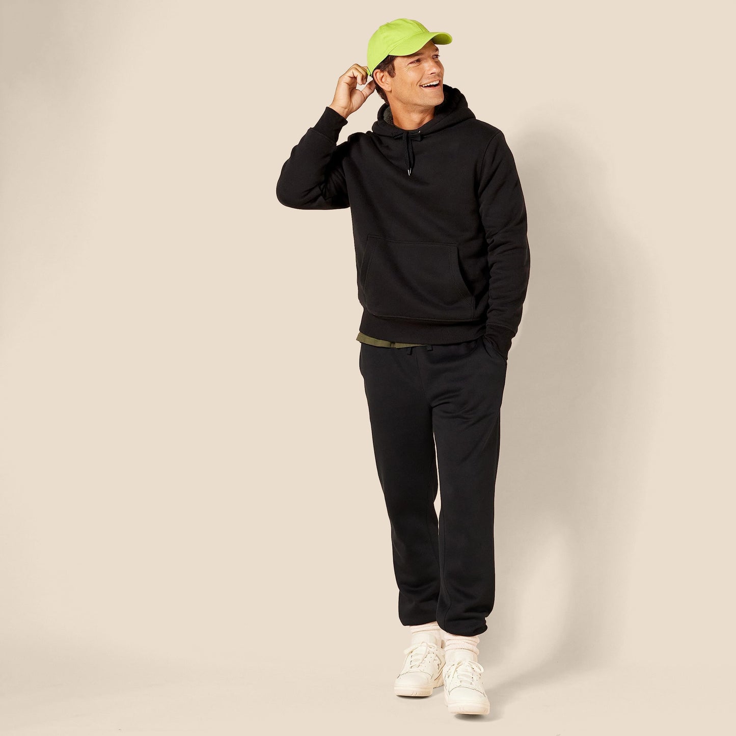 Amazon Essentials Men's Sherpa-Lined Pullover Hoodie Sweatshirt, Black, Small