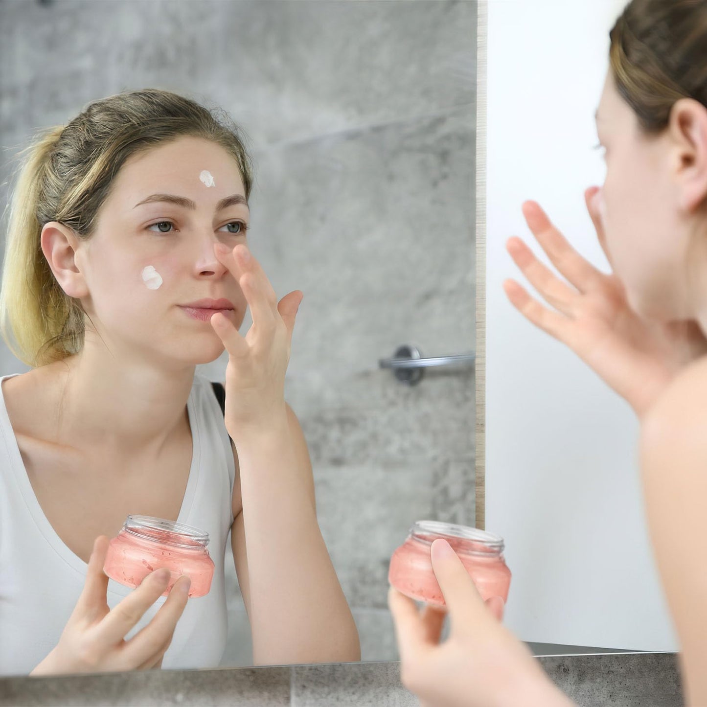 36 Pack Plastic Jars with Lids Plastic Containers Round Refillable Cosmetic Containers Empty Body Butter Jars Sugar Scrub Containers for Lotions, Cosmetics, Cream, Body Scrub (Clear, 5 oz)