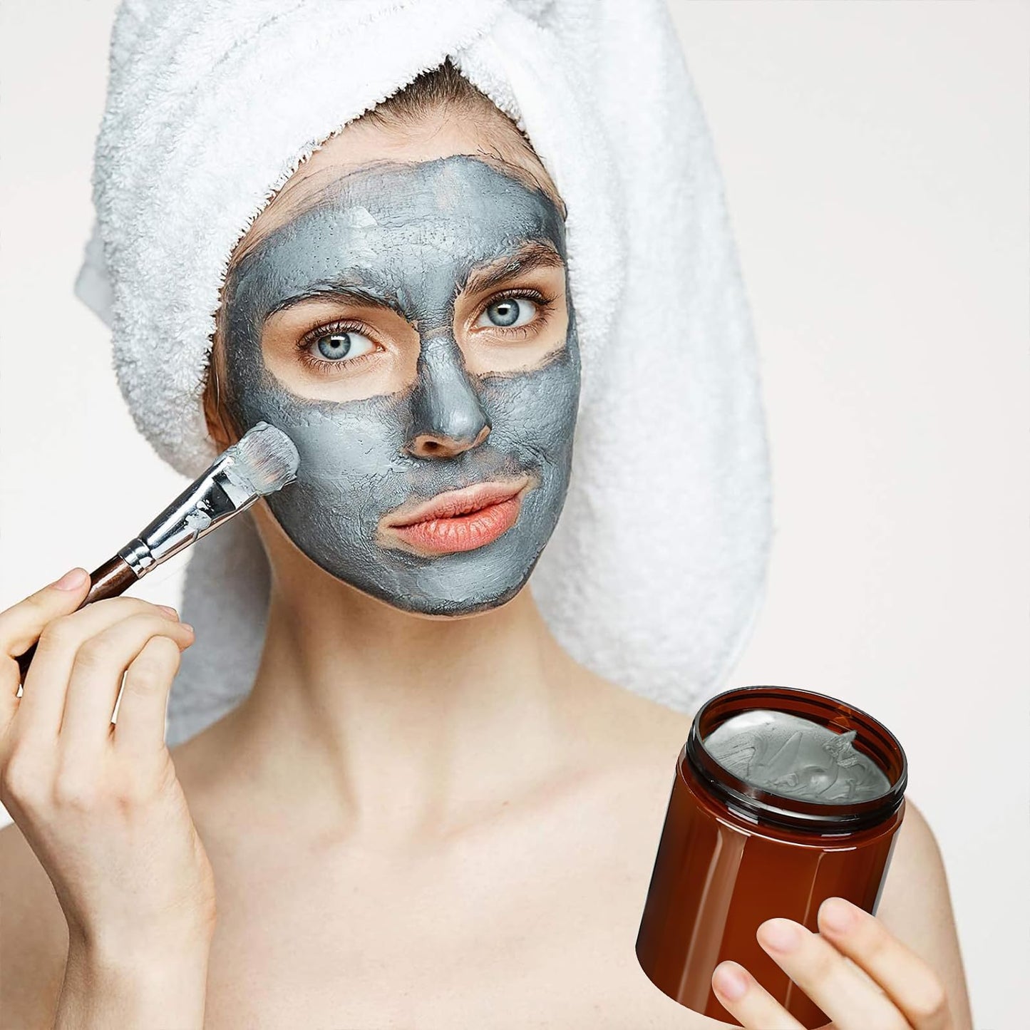 8 oz Amber Plastic Jars with Lids, 40 Pack Round Cosmetic Container, Refillable Samples Jars for Cream, Makeup,Craft Supplies,Kitchen Travel Storage