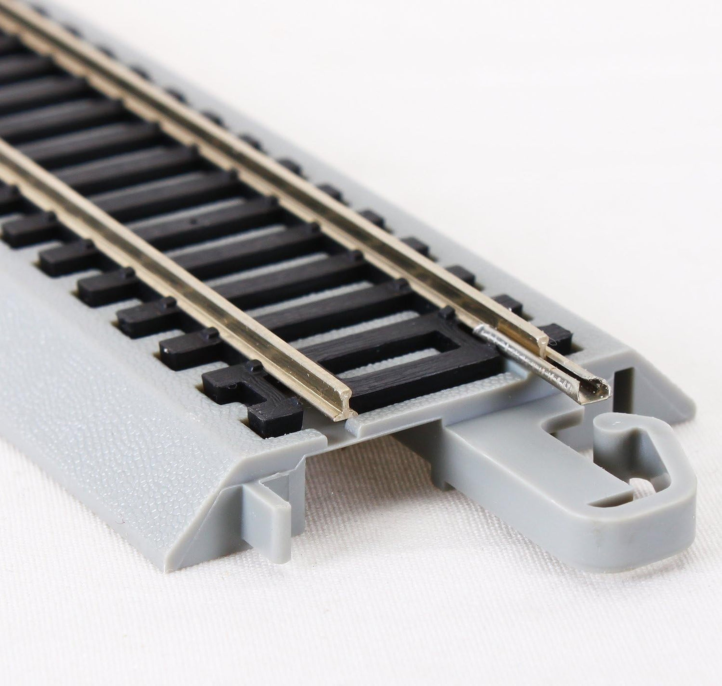 Bachmann Trains Snap-Fit E-Z 9-Inch Straight Track (4/Card)