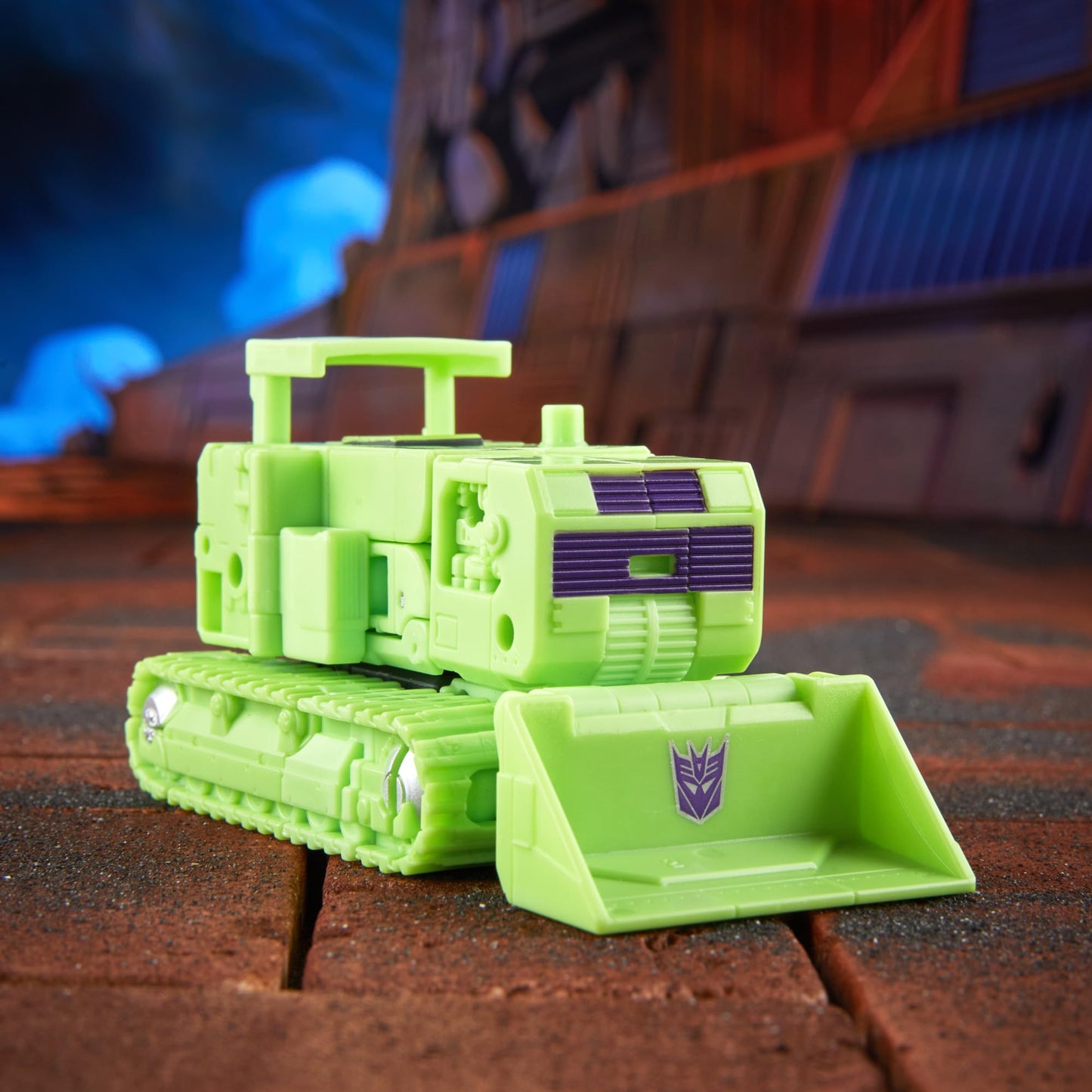Transformers Toys Studio Series Deluxe Class Transformers: The Movie Bonecrusher, 4.5-inch Converting Action Figure, Robot Toys, 8+