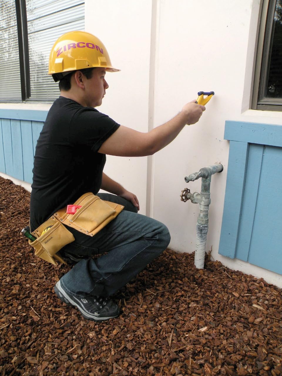 Zircon MetalliScanner m40 Handheld Electronic Metal Detector for Use on Dry Wall, Concrete, Lathe and Plaster, Stucco and More