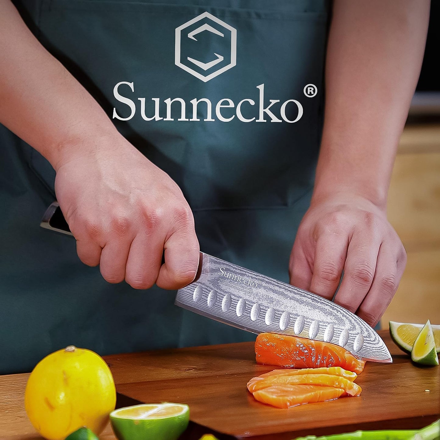 Sunnecko 7-Inch Santoku Knife with VG-10 Core, 72-Layer Damascus Steel Chef Knife, 15° Precision Edge, Full Tang Kitchen Knife with G10 Handle