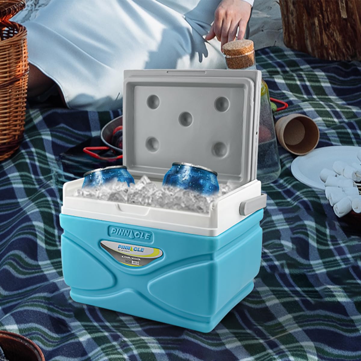 Picnic Cooler – 4.5 Liter Hard Cooler – Coolbox Keeps Contents Cool for 48 Hours – BPA Free Outdoor Cooler – Portable Cooler for Picnics, Grill, Camping (Sky Blue)