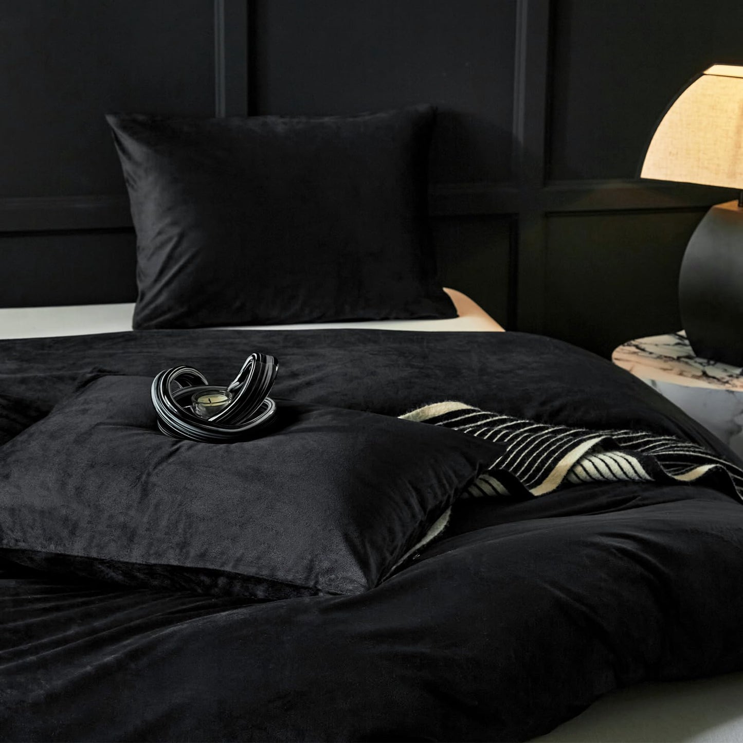 WARMDERN Black Velvet Duvet Cover Queen Size Flannel Duvet Cover Bedding Sets, 3pcs Ultra Soft Luxury Textured Modern Crystal Velvet Duvet Covers with Zipper Closure(Black, Queen)