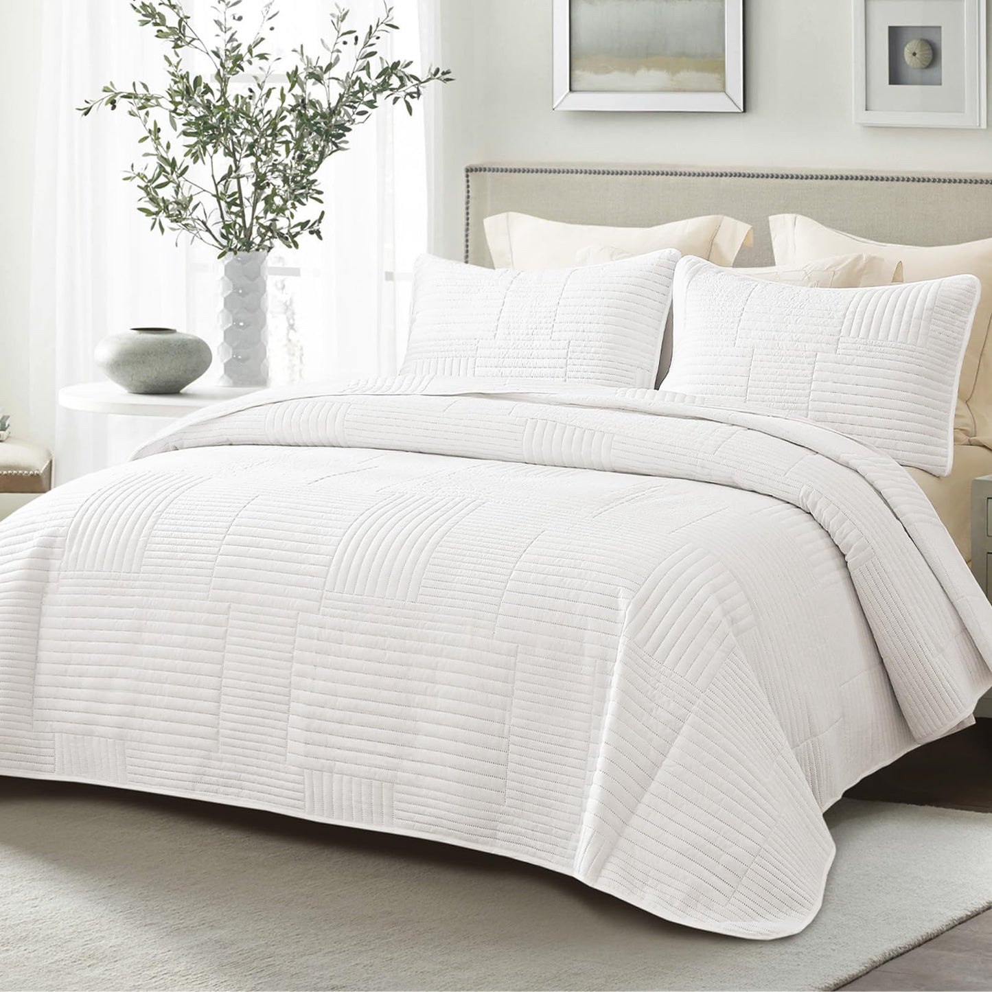 Whale Flotilla Ultra Soft Queen Quilt Bedding Set, Lightweight White Quilts Bedspreads Full Size, Ultrasonic Geometric Coverlet Bed Cover for All Seasons (1 Quilt, 2 Pillow Shams)