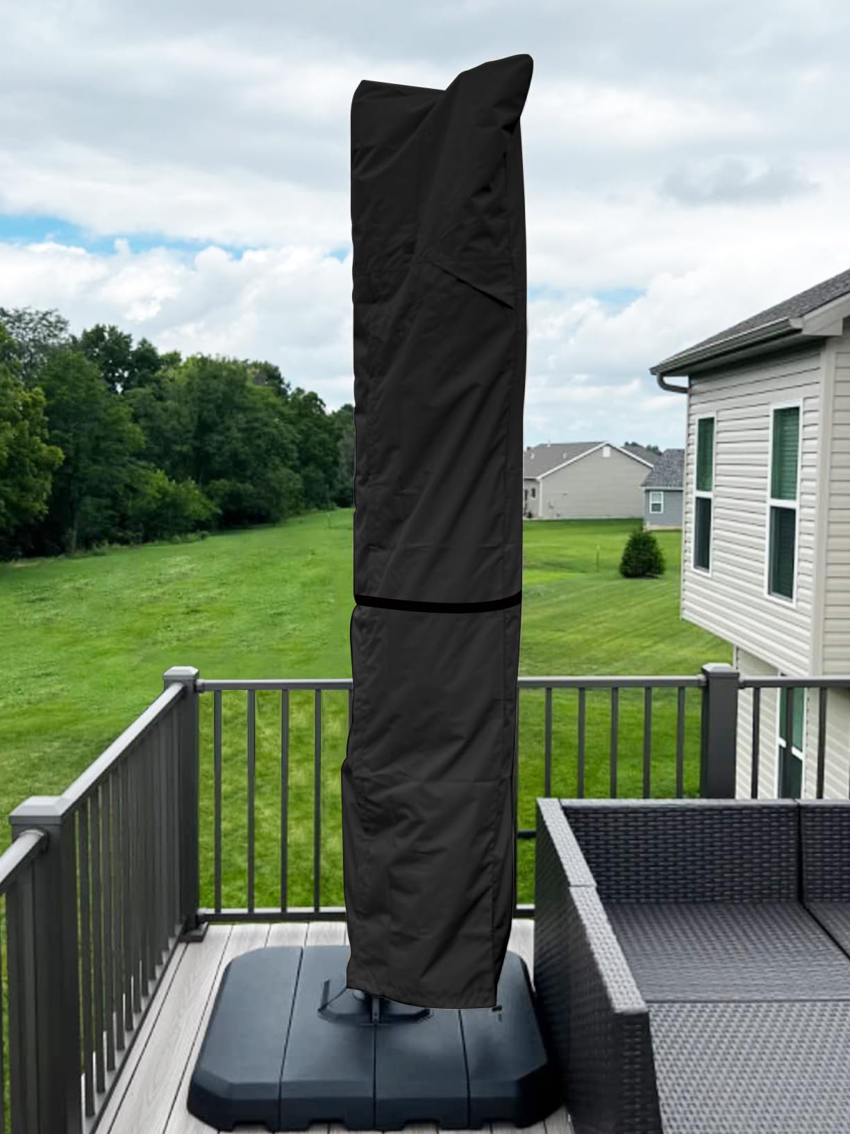 Kipiea Patio Umbrella Cover for 9'-13' Cantilever Umbrella, Upgraded 500D Heavy Duty Outdoor Umbrella Covers with Support Pole and Zipper