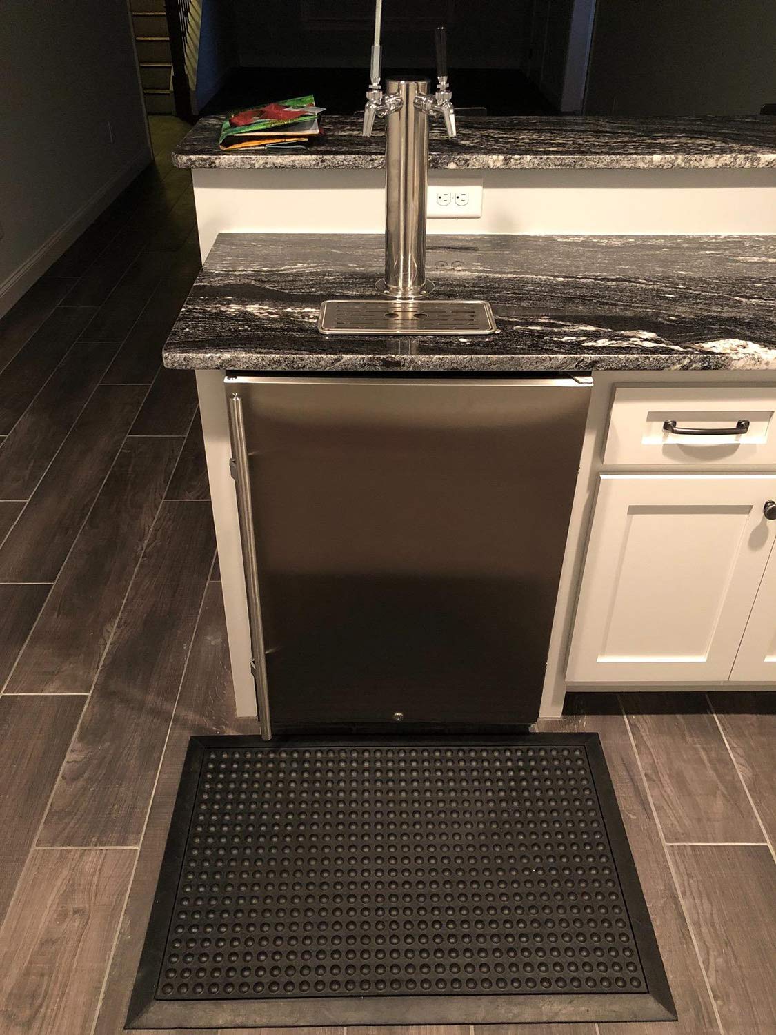 Yesland Rubber Door Mat 36 x 24 Inches, Durable Restaurant Kitchen Non-Slip Bar Drainage Utility Floor Mat, Ideal Entry Way Doormat for Home and Garden & Indoor Outdoor Wet Area
