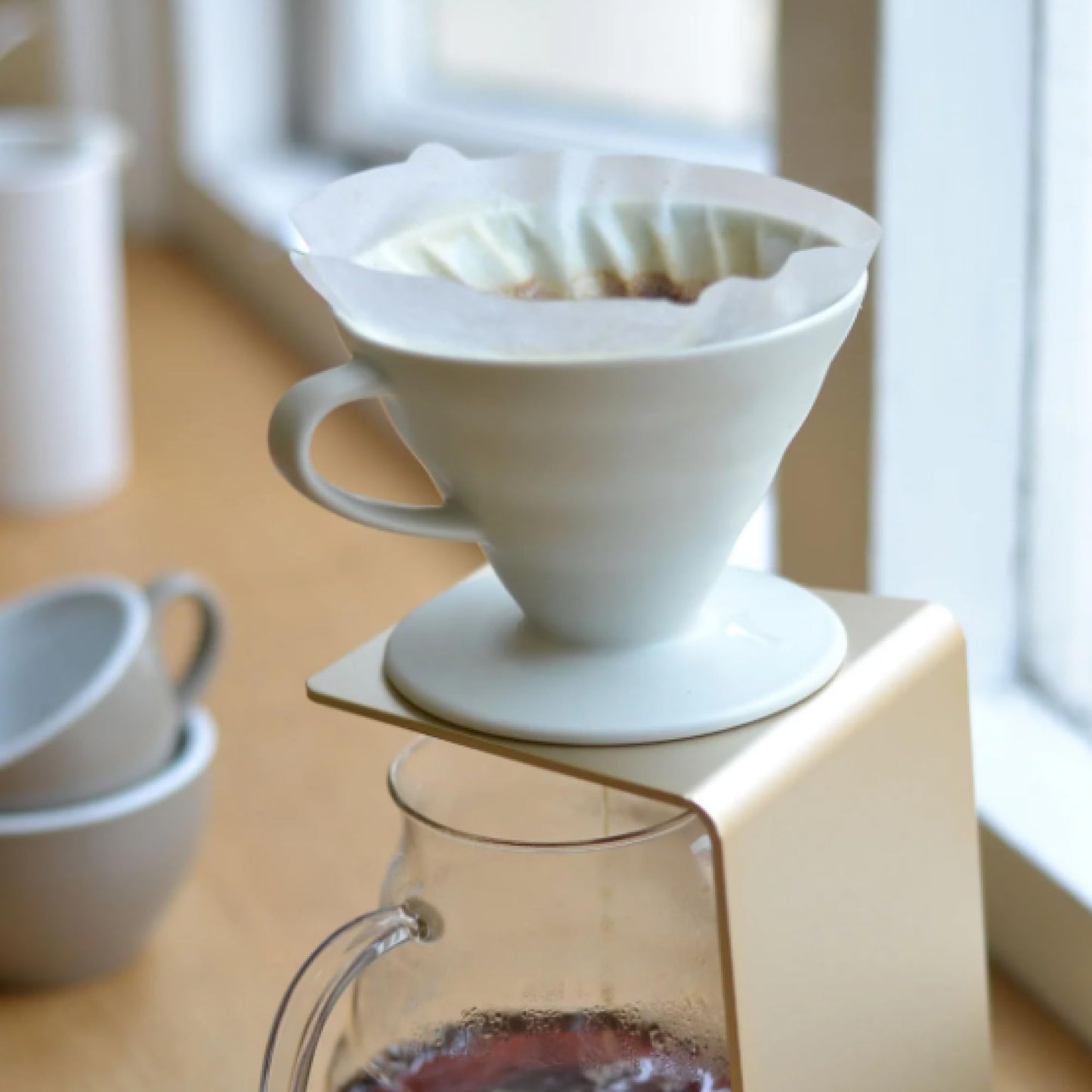 HARIO SUPPORT V60 PORCELAIN TAM 02