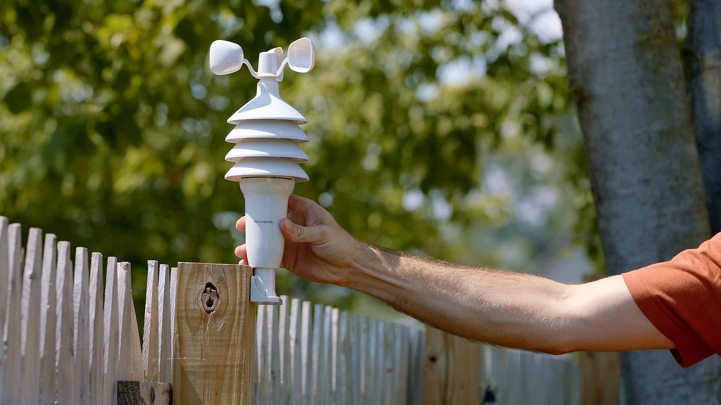 AcuRite 00589 Pro Color Weather Station with Wind Speed, Temperature and Humidity