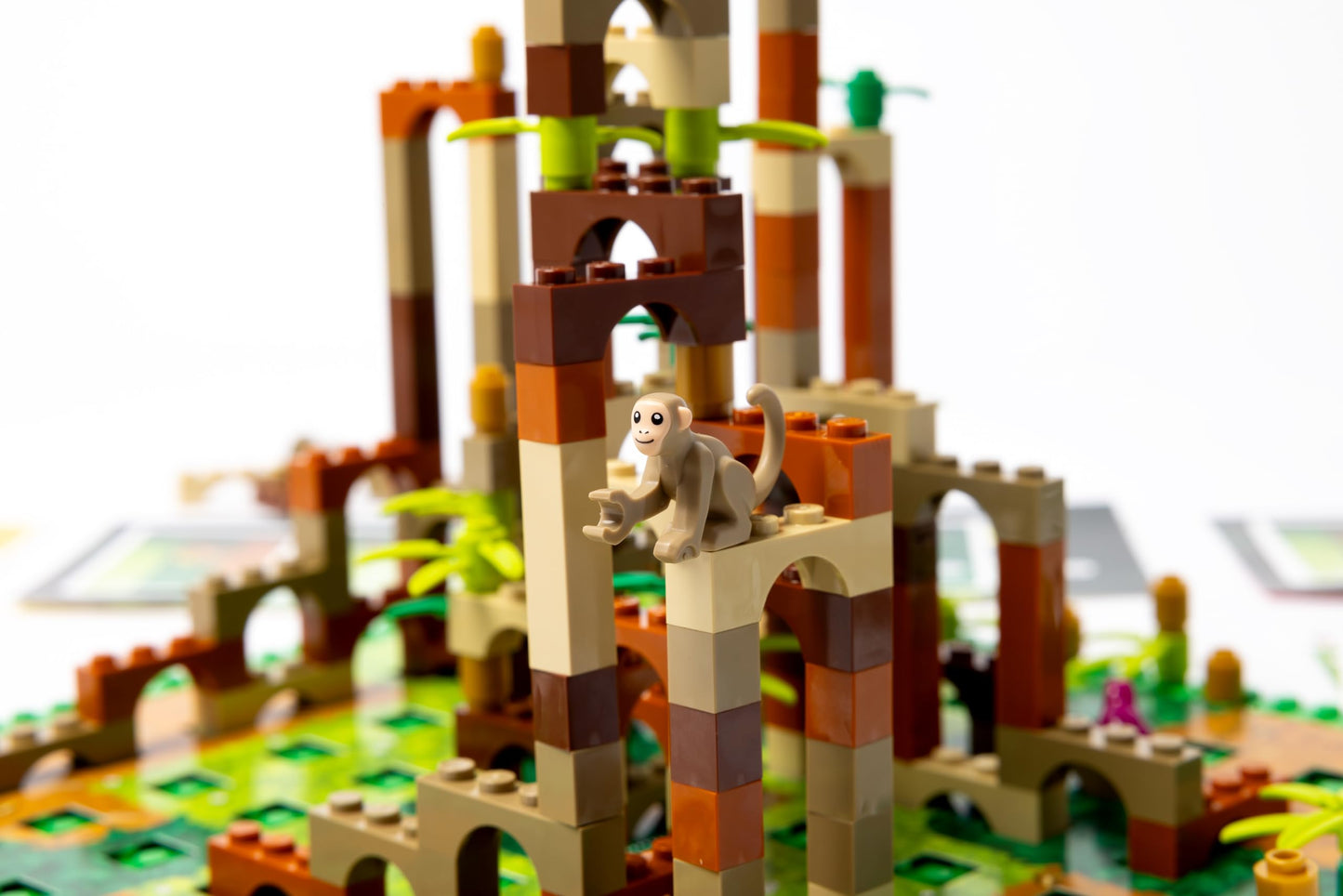 Monkey Palace (Bilingual French/English) - Board Games - Strategy/Building - Games for Family - Ages 10+ - 2 to 4 Players - 30 to 45 Minute Playtime - Made by Asmodee