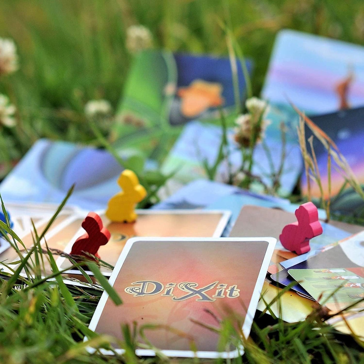 Dixit (Bilingual French/English) - Board Games - Storytelling/Guessing - Games for Family - Ages 8+ - 3 to 6 Players - 30 to 45 Minute Playtime - Made by Asmodee