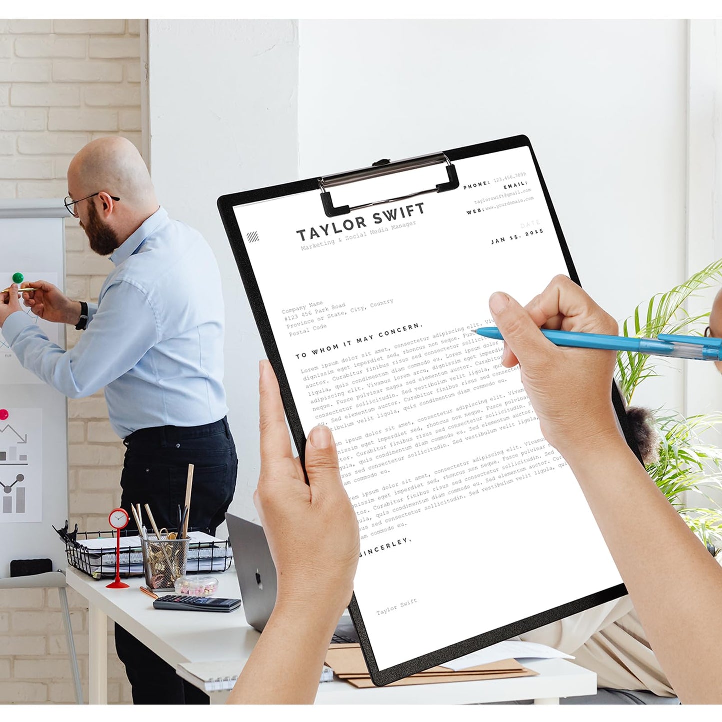 BOMKEE Black Clipboard, 10 Pack A4 Letter Size Clipboard Plastic Clipboards with Low Profile Metal Clip and Hanging Hole for Office and Home