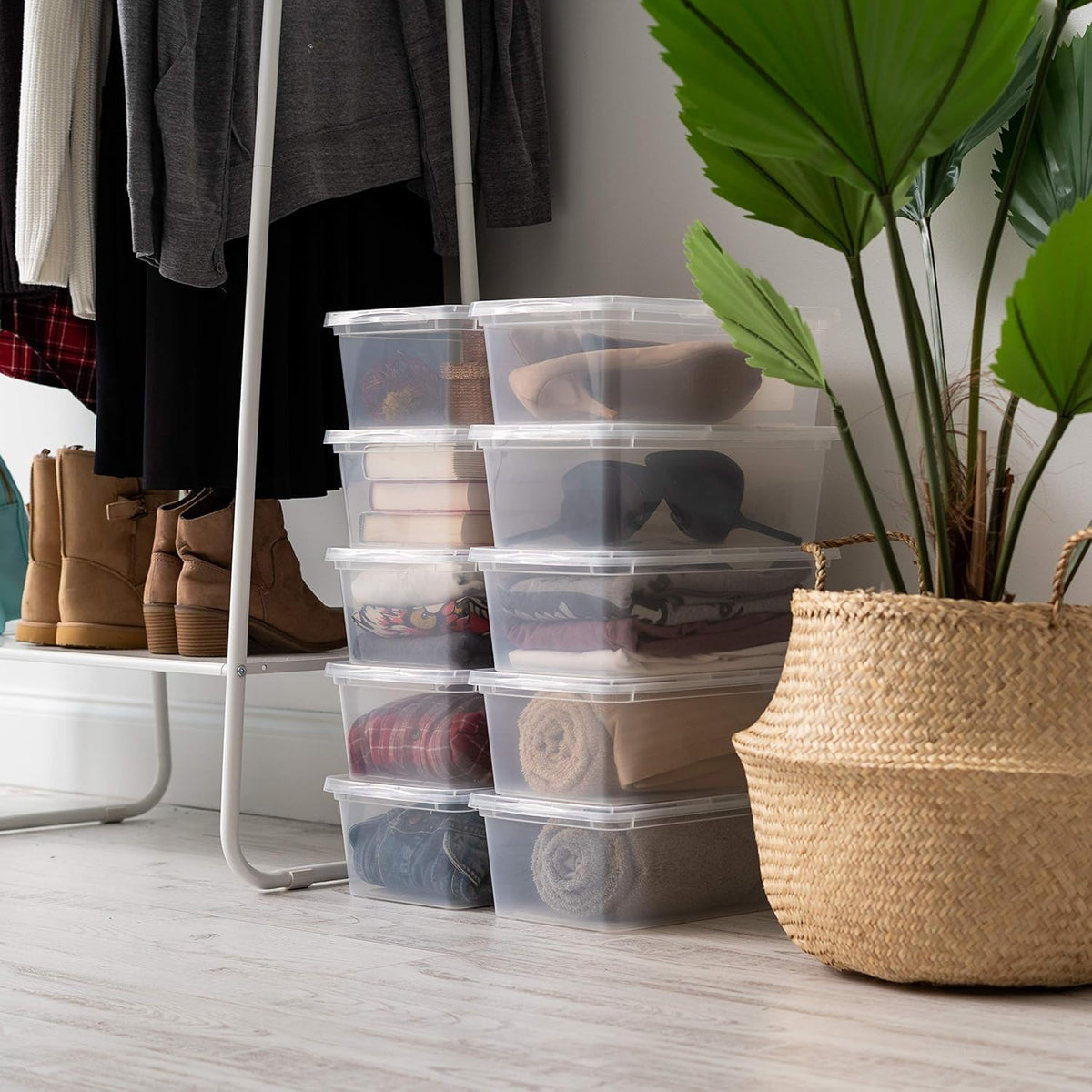 IRIS USA Plastic Storage Container 6.3 L with Closure Lid, Stackable and Nestable, 12 Pack, Clear