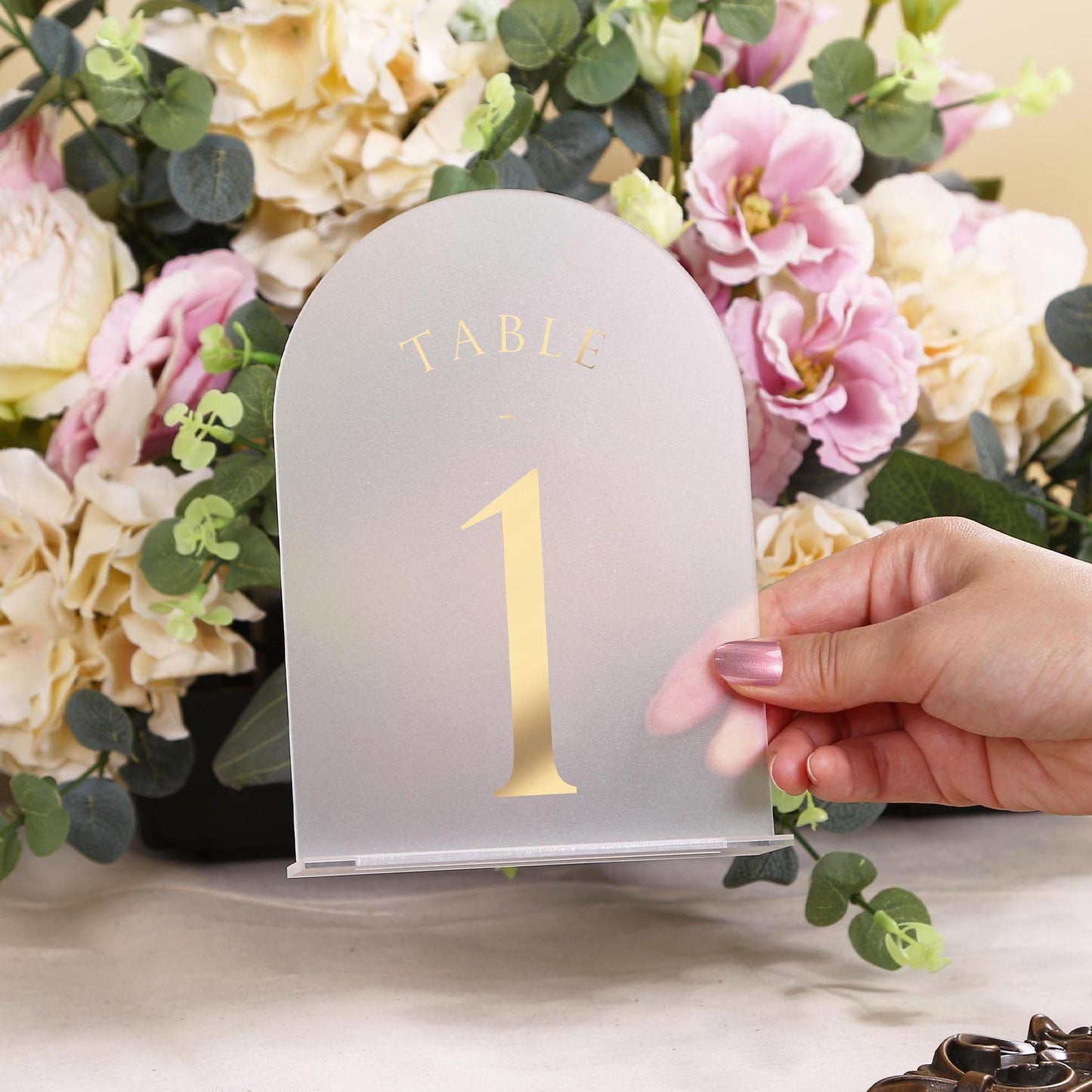UNIQOOO Frosted Arch Wedding Table Numbers with Stands 1-30, Gold Foil Printed 5x7 Acrylic Display Signs and Holders, Pack of 30, Perfect for Centerpiece, Reception, Decoration, Party, Anniversary,