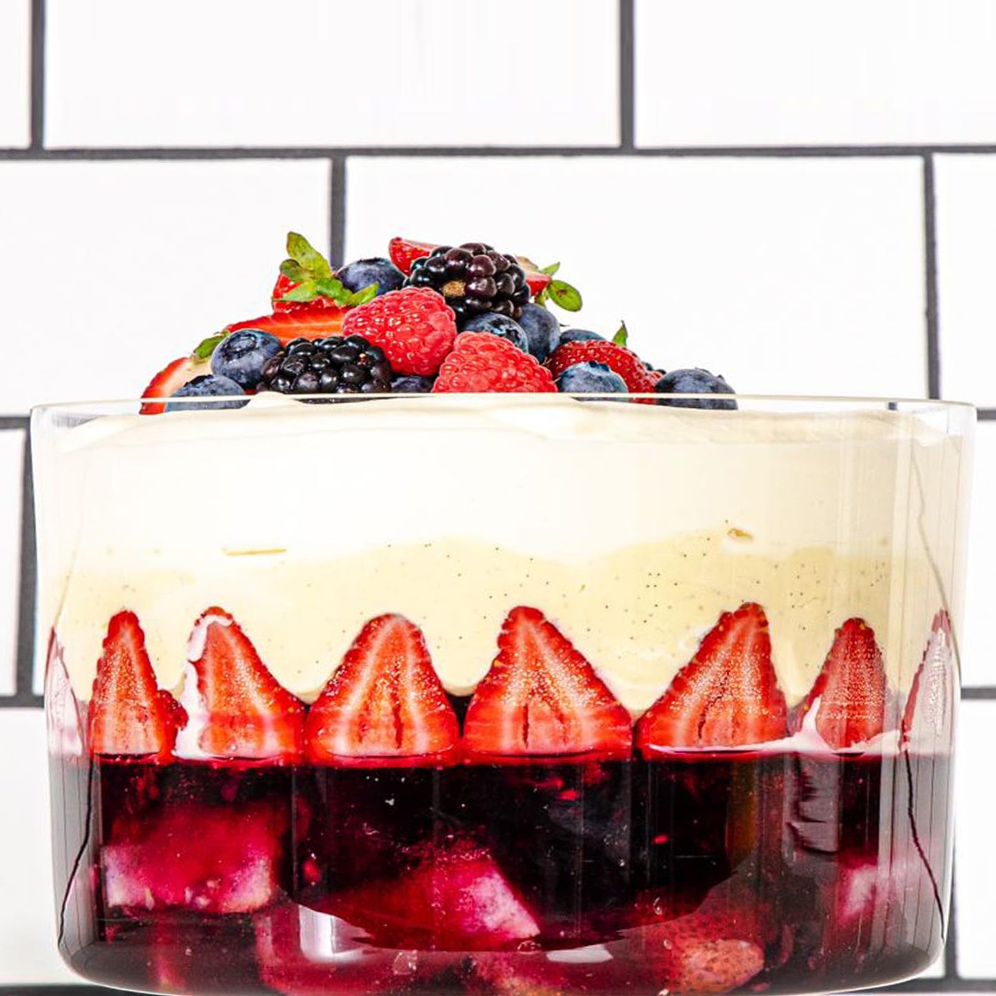 Opexscal 190oz Extra Large Glass Trifle Bowl with Lid, Modern Design Clear Glass Round Dessert Centerpiece Serving Bowl for Laying Ice Cream Cakes, Salad, Fruit, Microwave & Dishwasher Safe