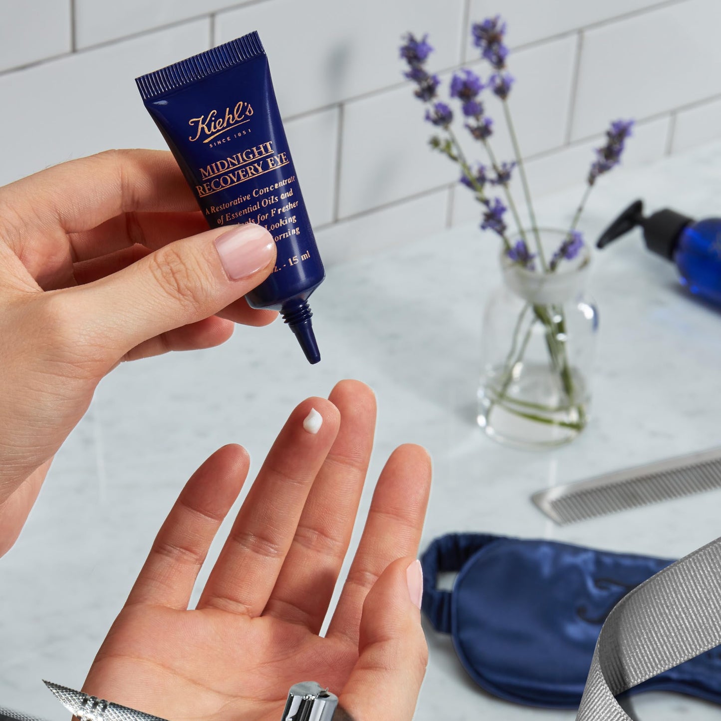 Kiehl's Midnight Recovery Eye Cream for Dark Circles & Eye Puffiness, Nightime Eye Treatment, Smooths Undereye, with Butcher's Broom Extract, Lavender Essential Oil & Evening Primrose Oil - 15 ml
