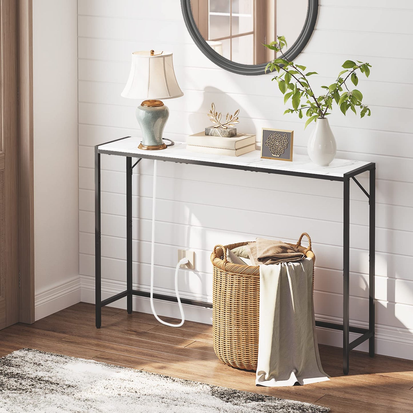 MAHANCRIS 110 cm Console Table, 43.3” Narrow Sofa Table, Entrance Table with Power Station, Behind Couch Table, for Living Room, Hallway, Entryway, Foyer, Marble and Black CTHM112E01