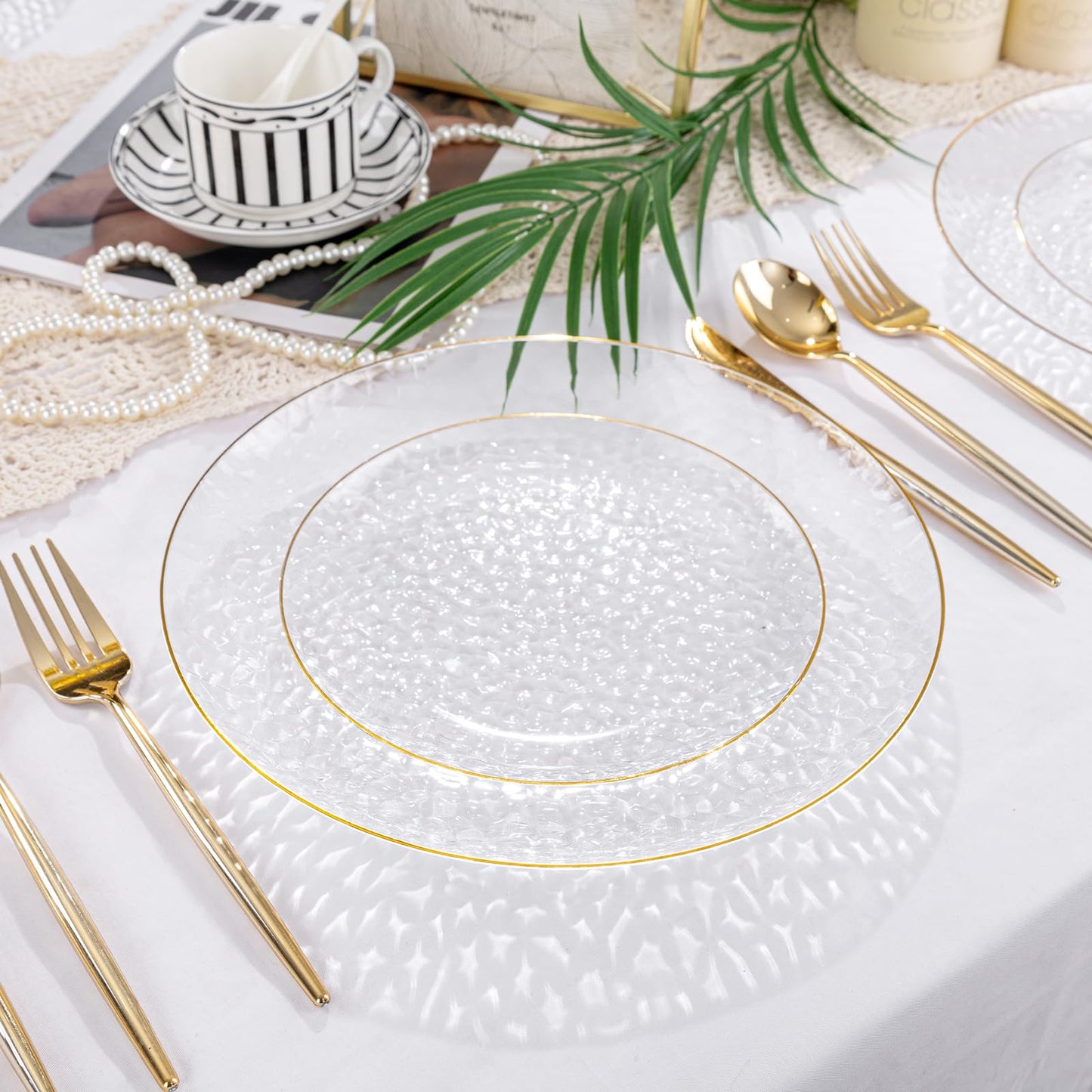 Rubtlamp 100Pcs Clear Gold Plastic Plates, Disposable Plates with Gold Rim, Heavy-Duty Party Platos, Hammered Plastic Plates Include 50 Clear Dessert Plates, 50 Dinner Platos for Party
