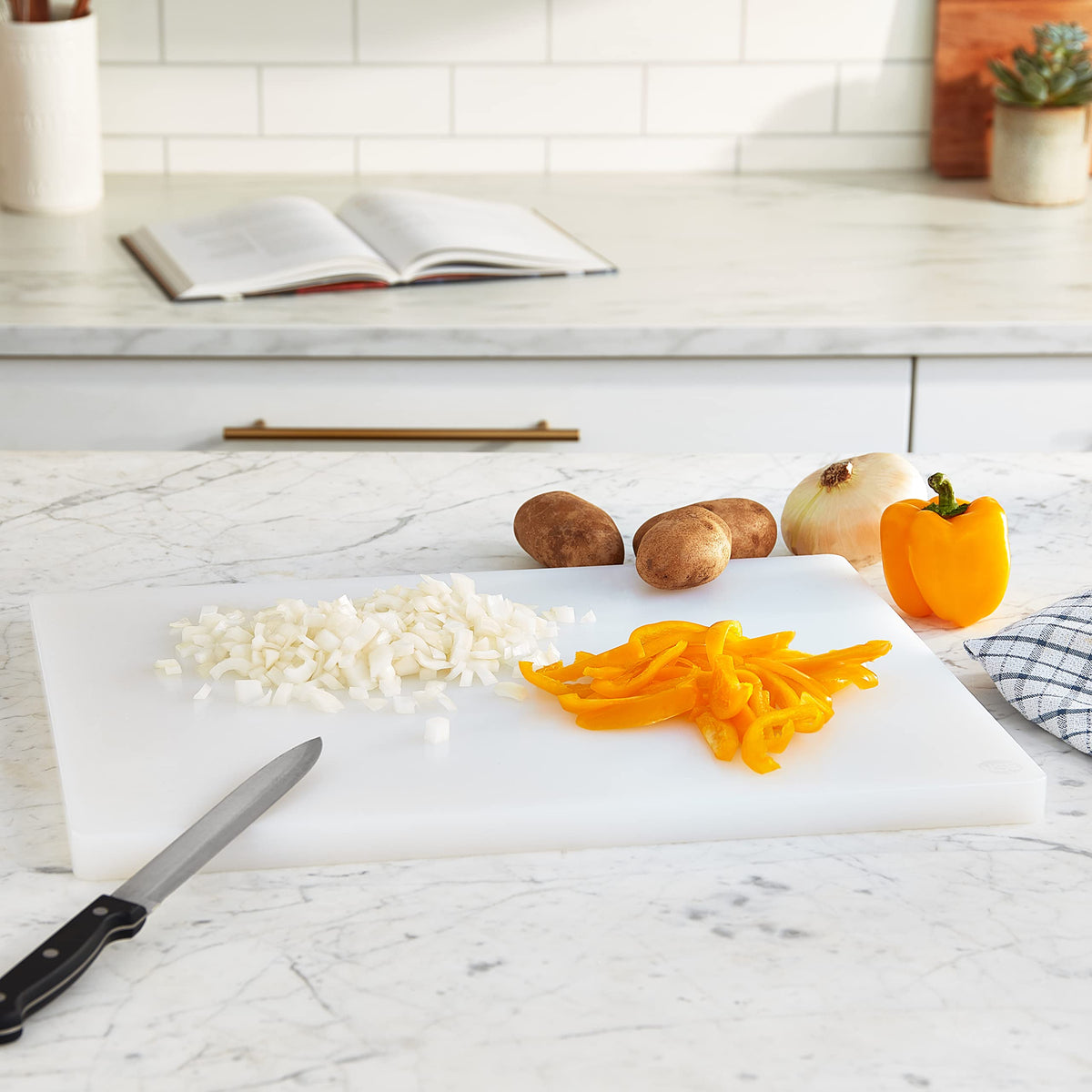 Winco Cutting Board, 15 by 20 by 1-Inch, White