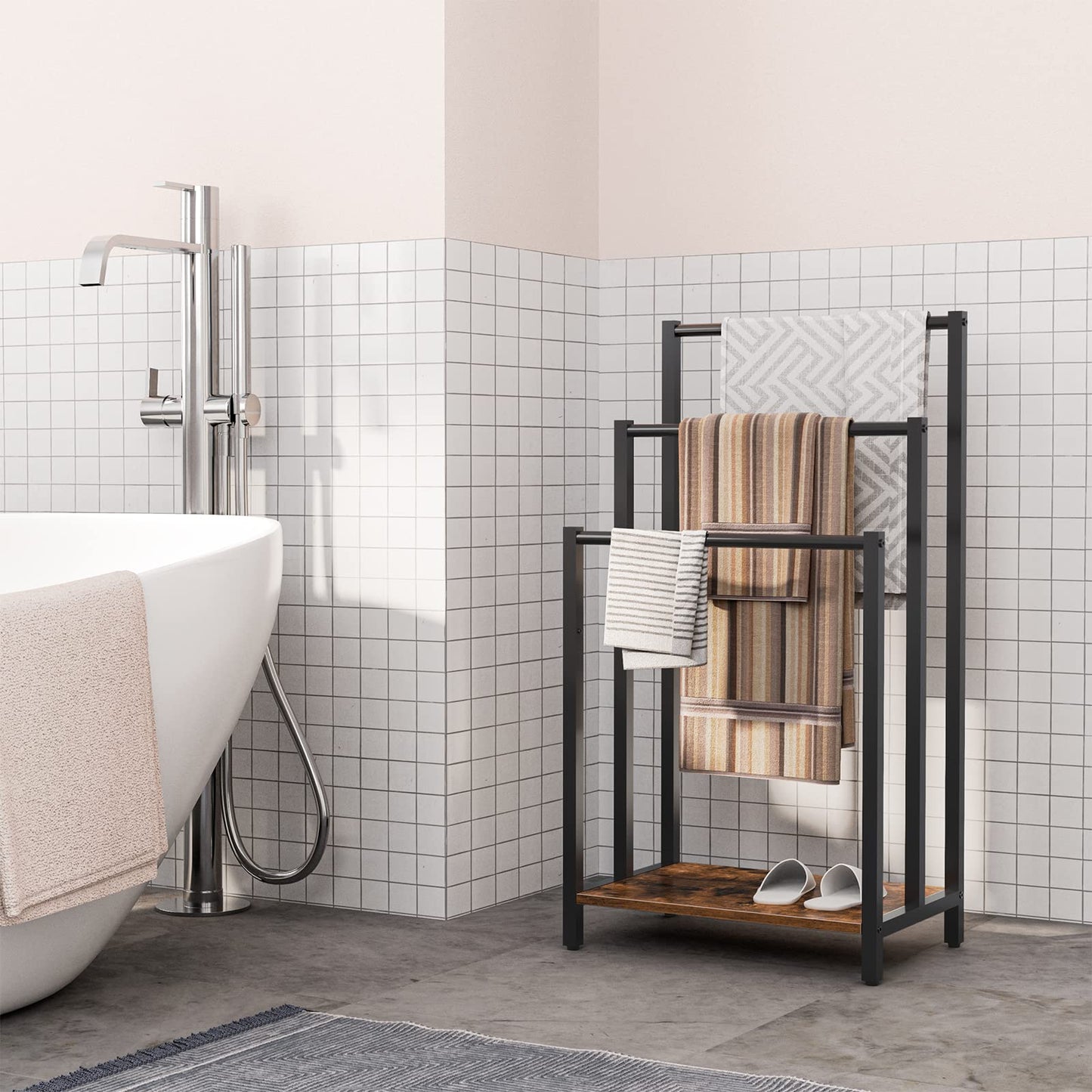 HOOBRO Freestanding Towel Rack, 3 Tier Metal Blanket Rack, Blanket Ladder Holder for Bathroom, 43 x 28 x 81 cm, Industrial Drying and Display Rack with Shelf, Rustic Brown and Black BF03LB01