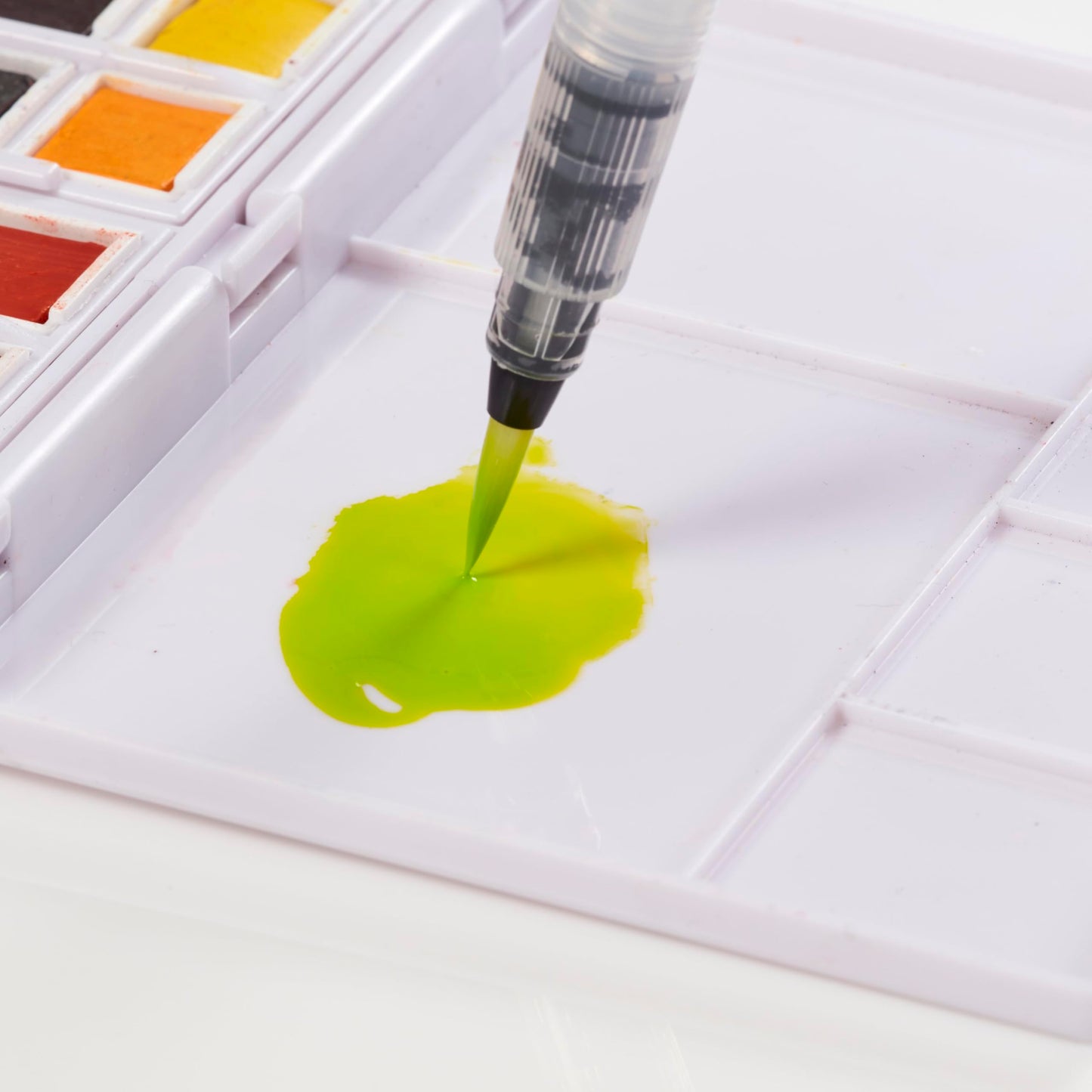 Derwent Inktense Studio Paint Pan Set, Includes Waterbrush, 24 Assorted Colours (2306318)