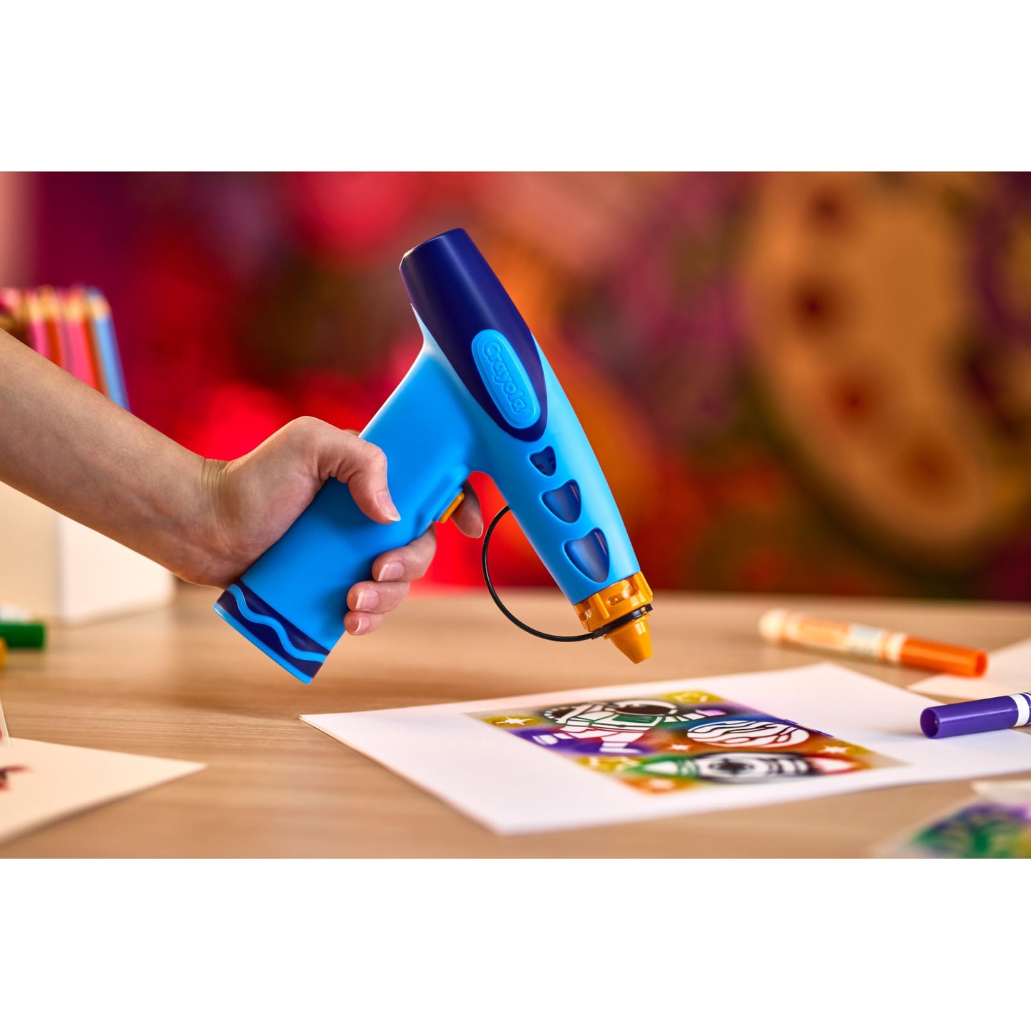 Crayola Marker Airbrush Spray Art Kit, DIY Marker Art Set for Kids, No Batteries Required, Toys for Kids, Gift for Boys & Girls, 6+
