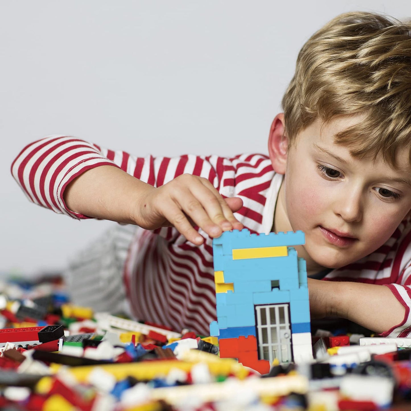 1500 Pieces Classic Building Blocks Set, Suitable for Boys and Girls from 6 Years, Compatible with All Major Brands (Multi-Colour)