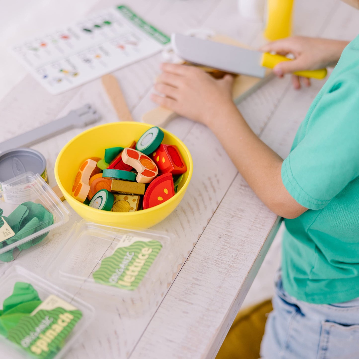 Melissa & Doug Slice and Toss Salad Play Food Set – 52 Wooden and Felt Pieces, GreenWooden Pretend Food, Play Kitchen Accessories for Kids Ages 3+