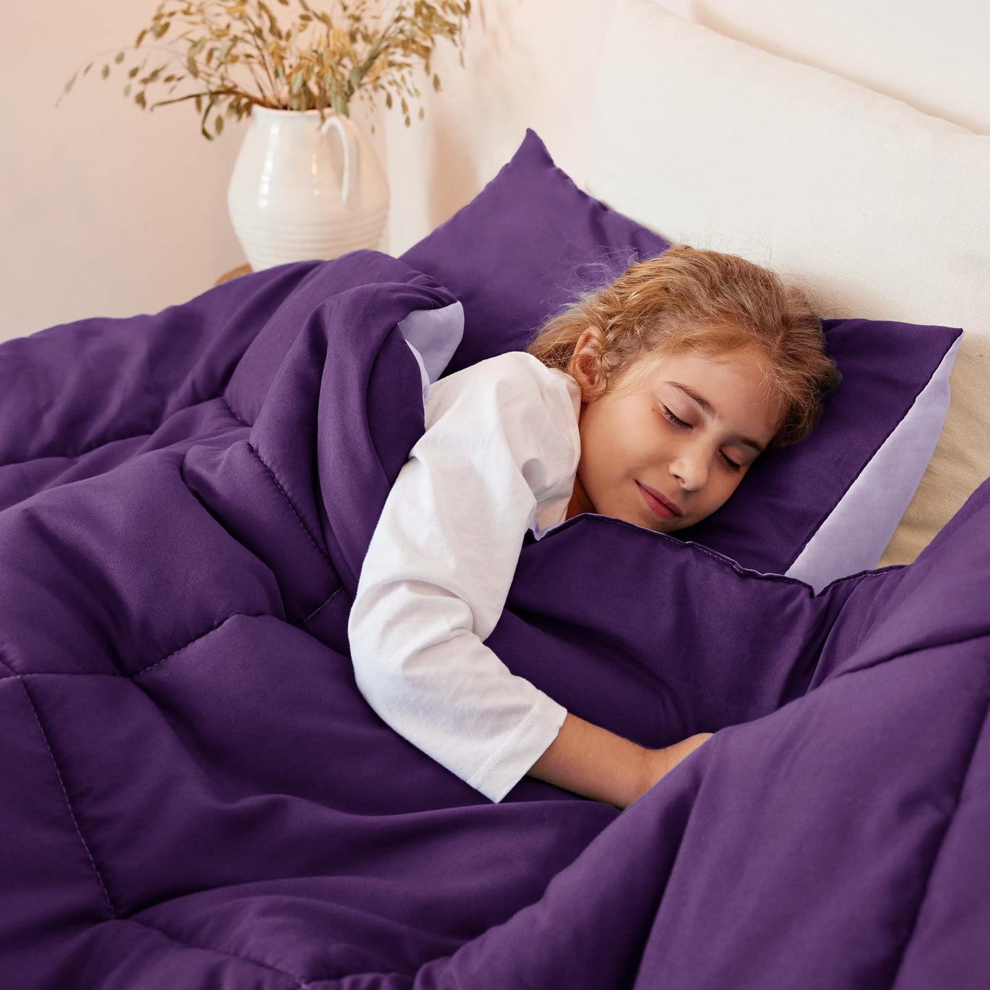 Exclusivo Mezcla Lightweight Reversible Twin Size Comforter Set, Down Alternative Comforter with 1 Pillow Sham, Twin Size Bedding Set for All Seasons, Deep Purple/Lilac