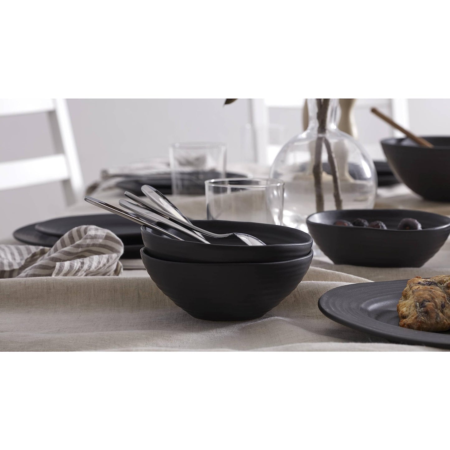 Oneida 895938 Ridge Black 12 Piece Dinnerware Set