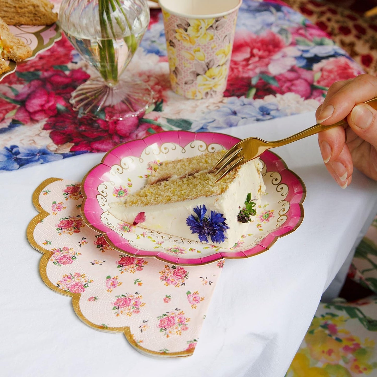 Talking Tables |144x | Vintage Floral Paper Plates Bulk Pack, Pink, Blue, Yellow, Scalloped Edge, Truly Scrumptious, Disposable Tableware, Birthday, Garden Party, Afternoon Teas, Baby Shower, Wedding