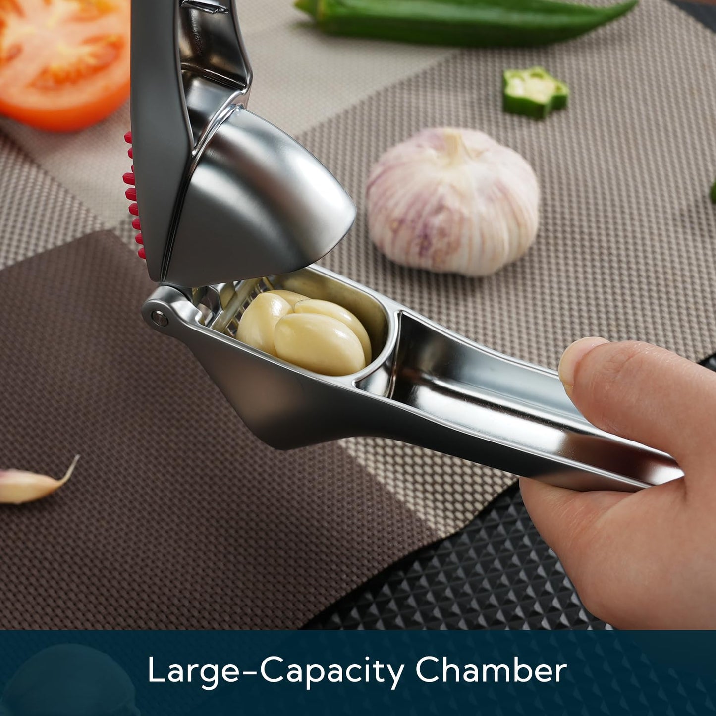 KITCHENDAO No Peeling Garlic Press with Large Chamber,Heavy-Duty Garlic Press with Built-in Scraper & Cleaning Pusher, Zinc Alloy Garlic Mincer, Dishwasher Safe