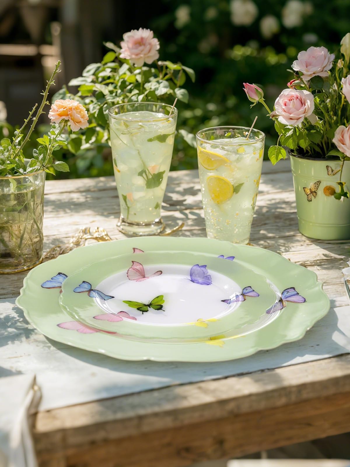 WDF 20PCS Butterfly Plastic Plates - Spring Green Plastic Butterfly Disposable Spring Dinner Plates for Wedding Birthday Party Picnic Table Decor