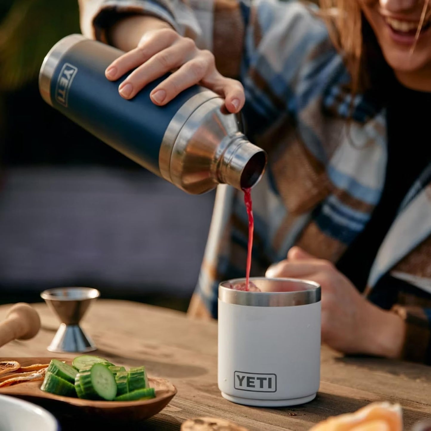YETI Rambler 20 oz Cocktail Shaker, Stainless Steel, Vacuum Insulated, King Crab