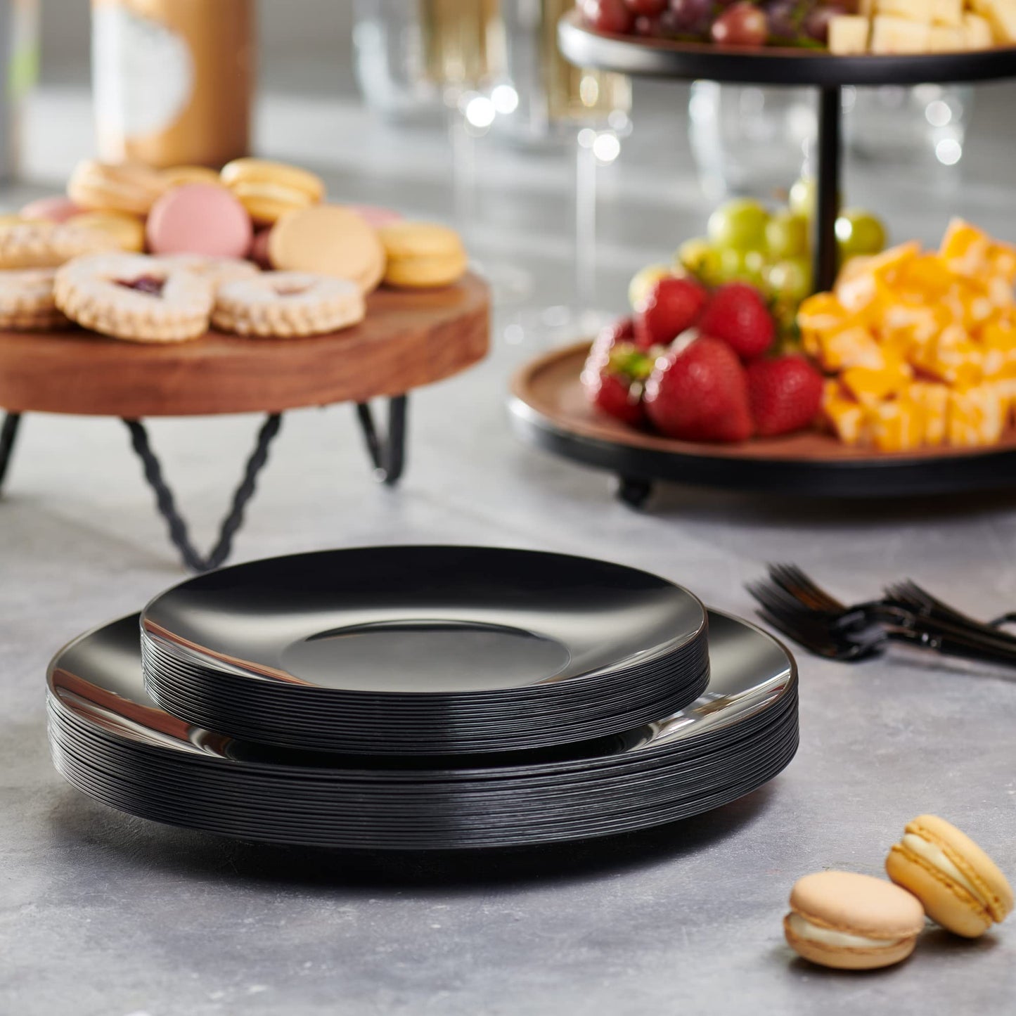 PLASTICPRO 64 Piece Combo Plates Set - 32-7'' & 32-10'' Black Plastic PartyPlates - Premium Heavyweight, Elegant, Disposable Tableware
