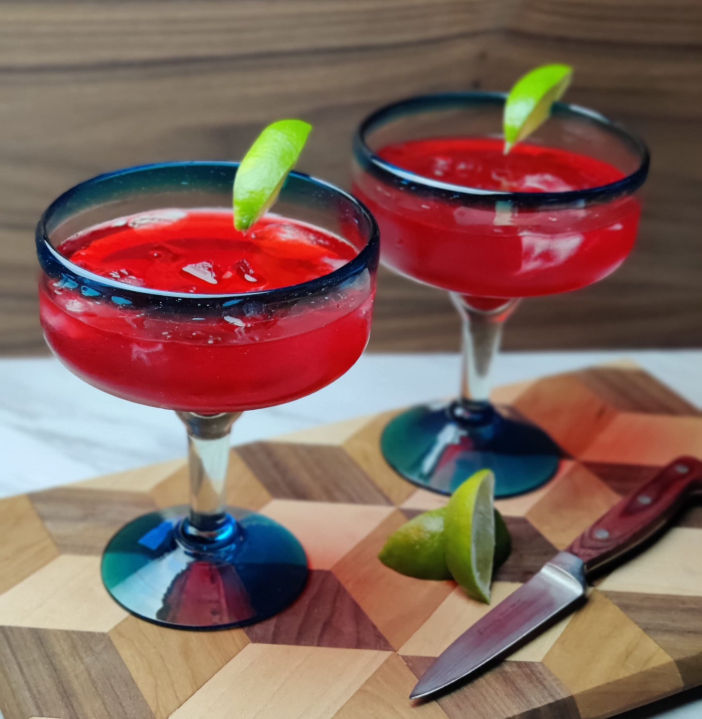 Dos Sueños Mexican Hand Blown Glass - Set of 4 Hand Blown Margarita Glasses (16 oz) with Aqua Blue Rims