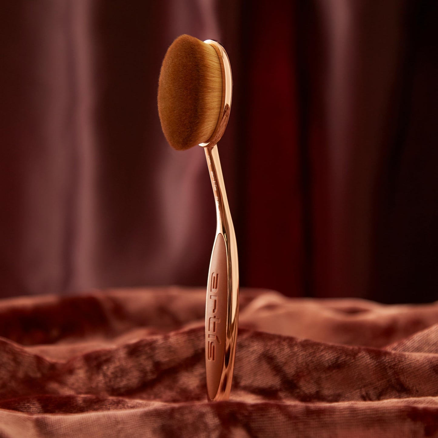 Artis Elite Oval 7 Brush - Oval Makeup Brush - Foundation Brush - Foundation, Makeup, Skincare - Use With Liquids, Powders, Creams - Airbrush Finish - Foundation Applicator - Blender Brush - Rose Gold