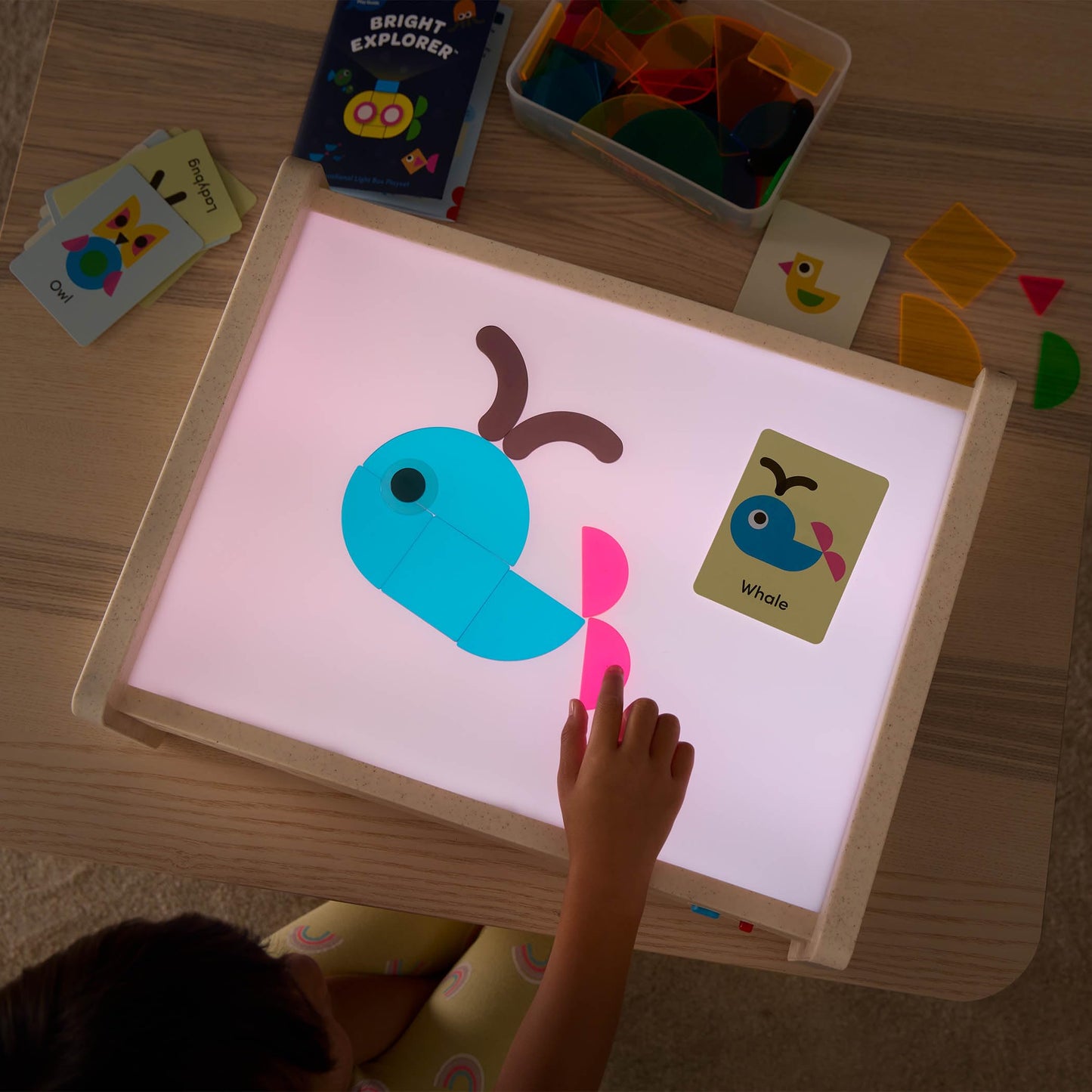 Battat Education – Tracing Light Box for Kids – Sensory Light Up Board – Educational Toys for Toddlers – Includes Double – Sided Tracing Cards – Bright Explorer