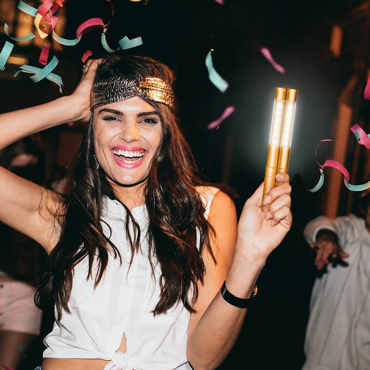 Civaner 2 Pcs LED Bottle Service Lights Strobe Bottle Girl Lights Baton Reusable Rechargeable Service LED Champagne for Bar Club Birthday Weddings Parties(Gold, White Light)