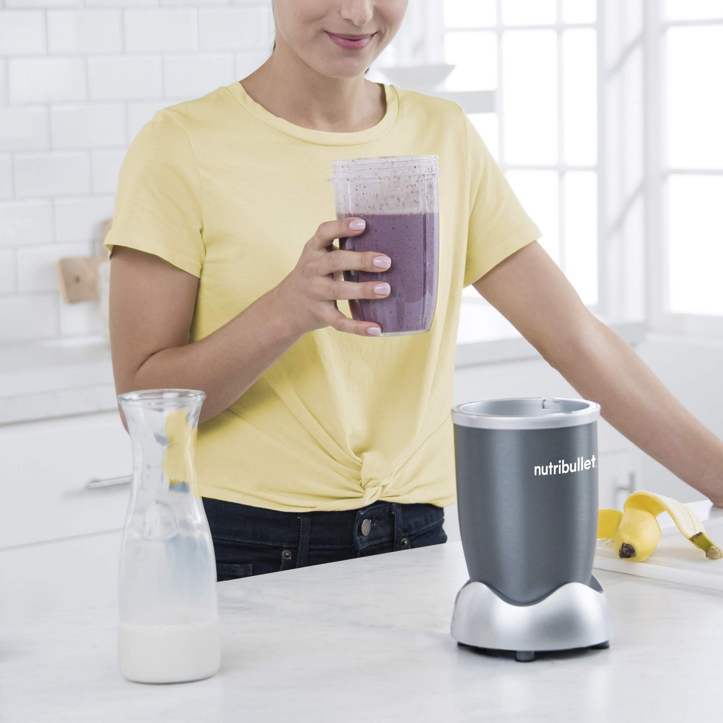 NutriBullet 600 Superfood Nutrition Extractor, Blender & Mixer System (8-Piece Set), Silver