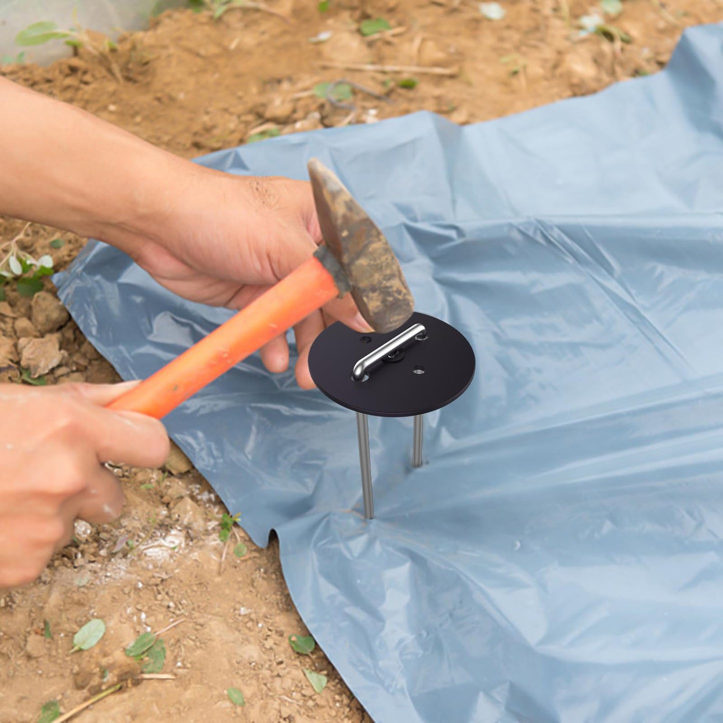 AAGUT 100 Pack Vapor Barrier Stake with and Plastic Caps, 6 Inch Garden Stakes Landscape Staples, for Poly Sheeting, Moisture Barrier, Weed Mat Fabric