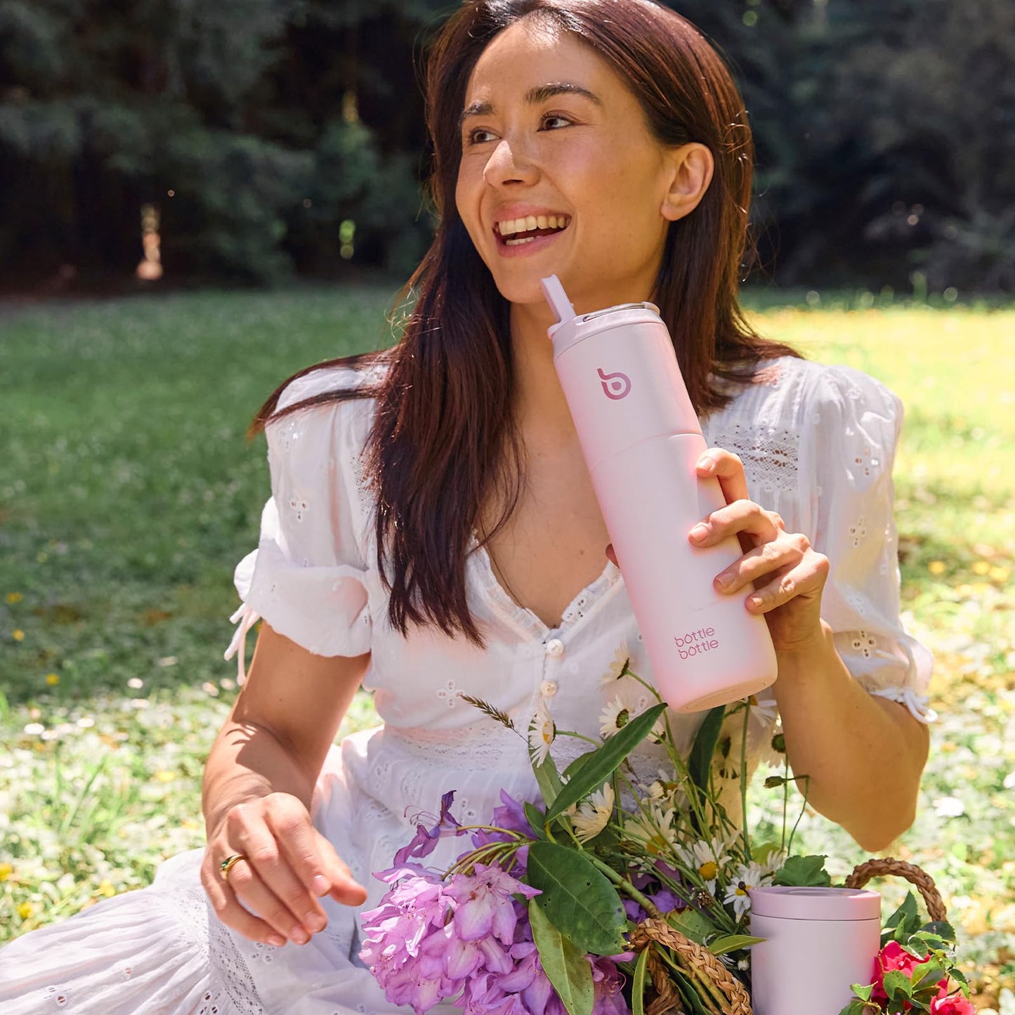 Bottle Bottle Insulated Water Bottle 24oz with Straw Lid and Handle for Sports Travel Gym Stainless Steel Water Bottles Double-Wall Vacuum Metal Bottles Leak Proof BPA-Free (Light Pink)