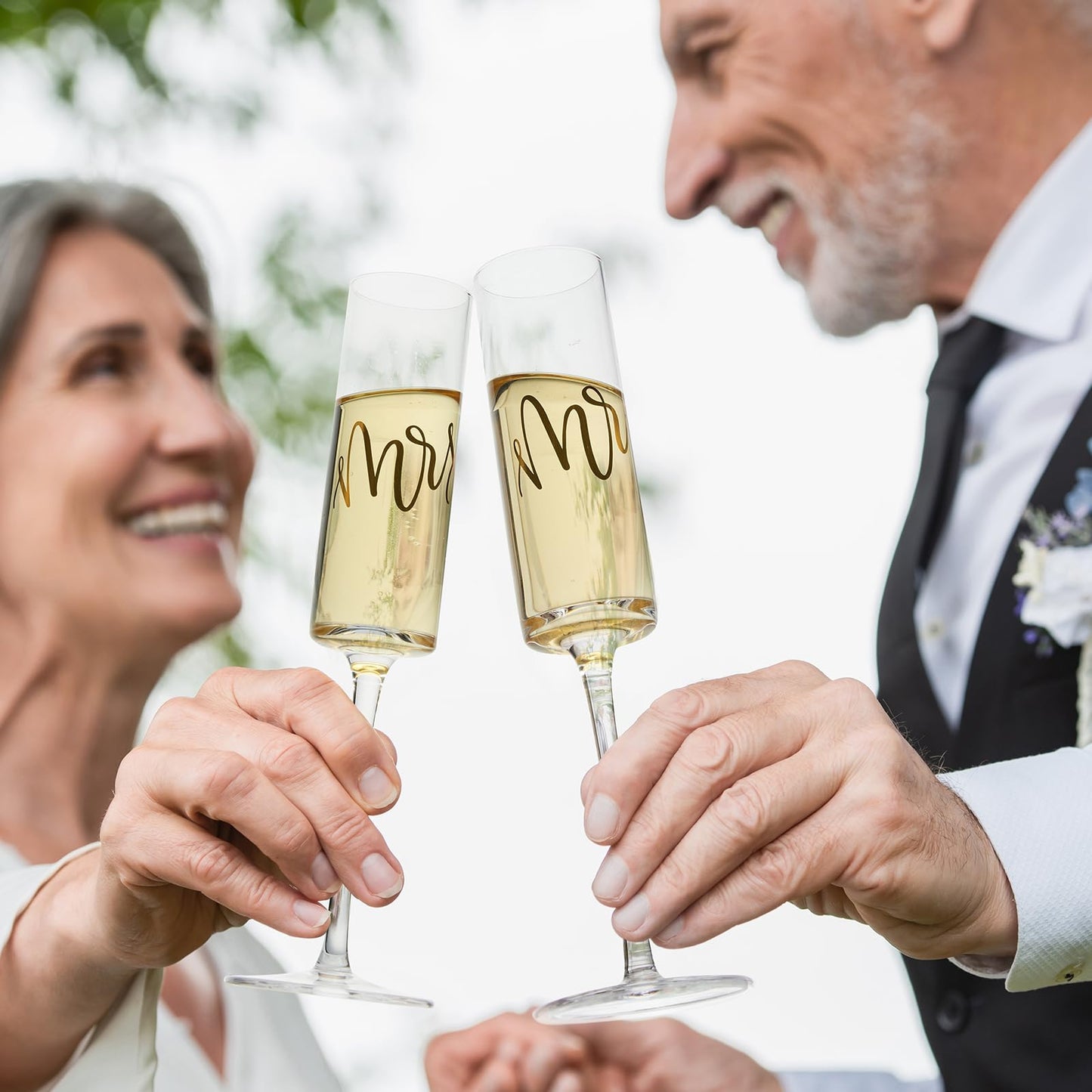 AW BRIDAL Wedding Champagne Glasses - Crystal Champagne Flutes for Mr & Mrs, Bridal Shower & Engagement Gift Set of 2