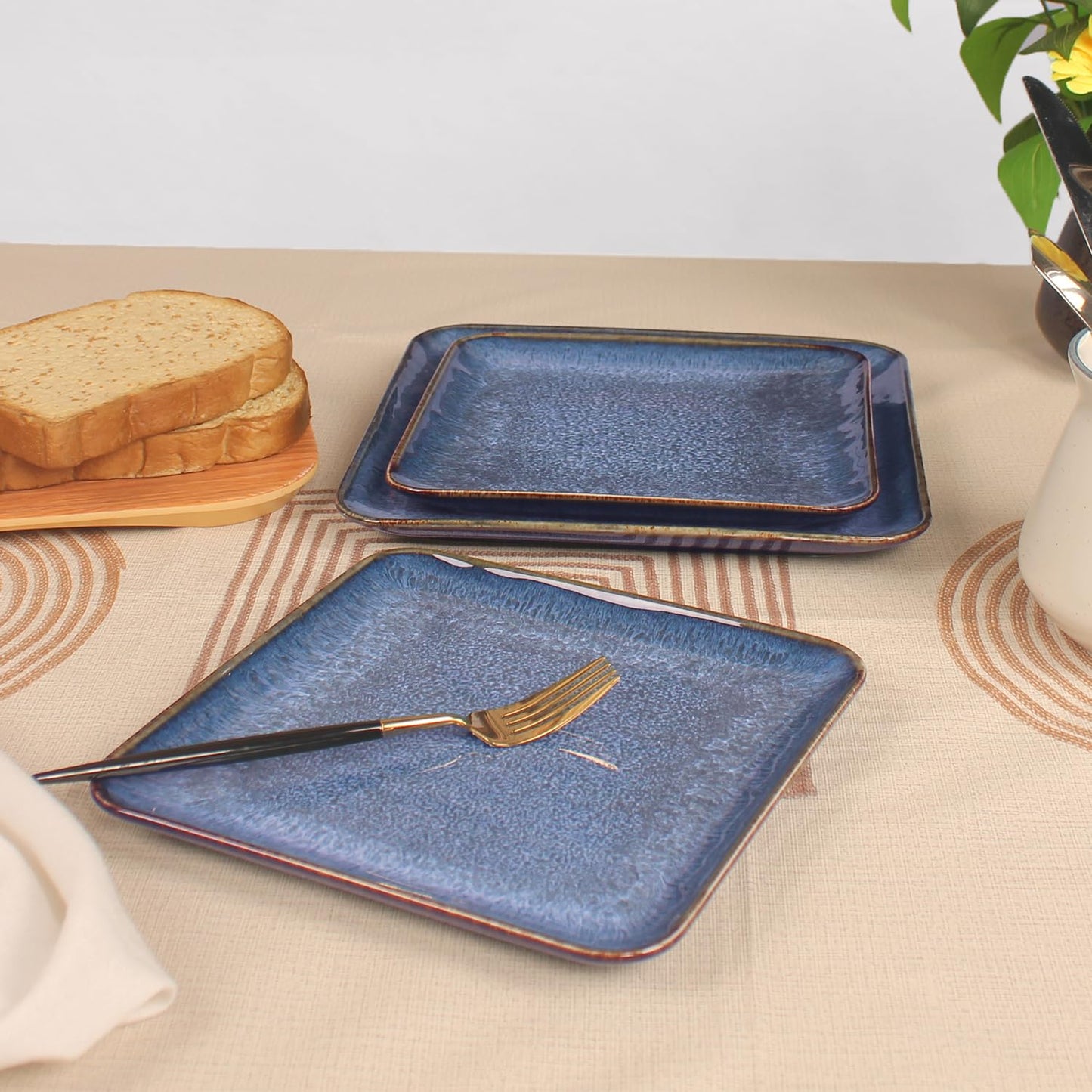 jinsongdafa 4-piece ceramic dinner plate set, suitable for steak, pasta and pizza, microwave- and dishwasher-safe, scratch-resistant, blue 9-inch square dinner plate